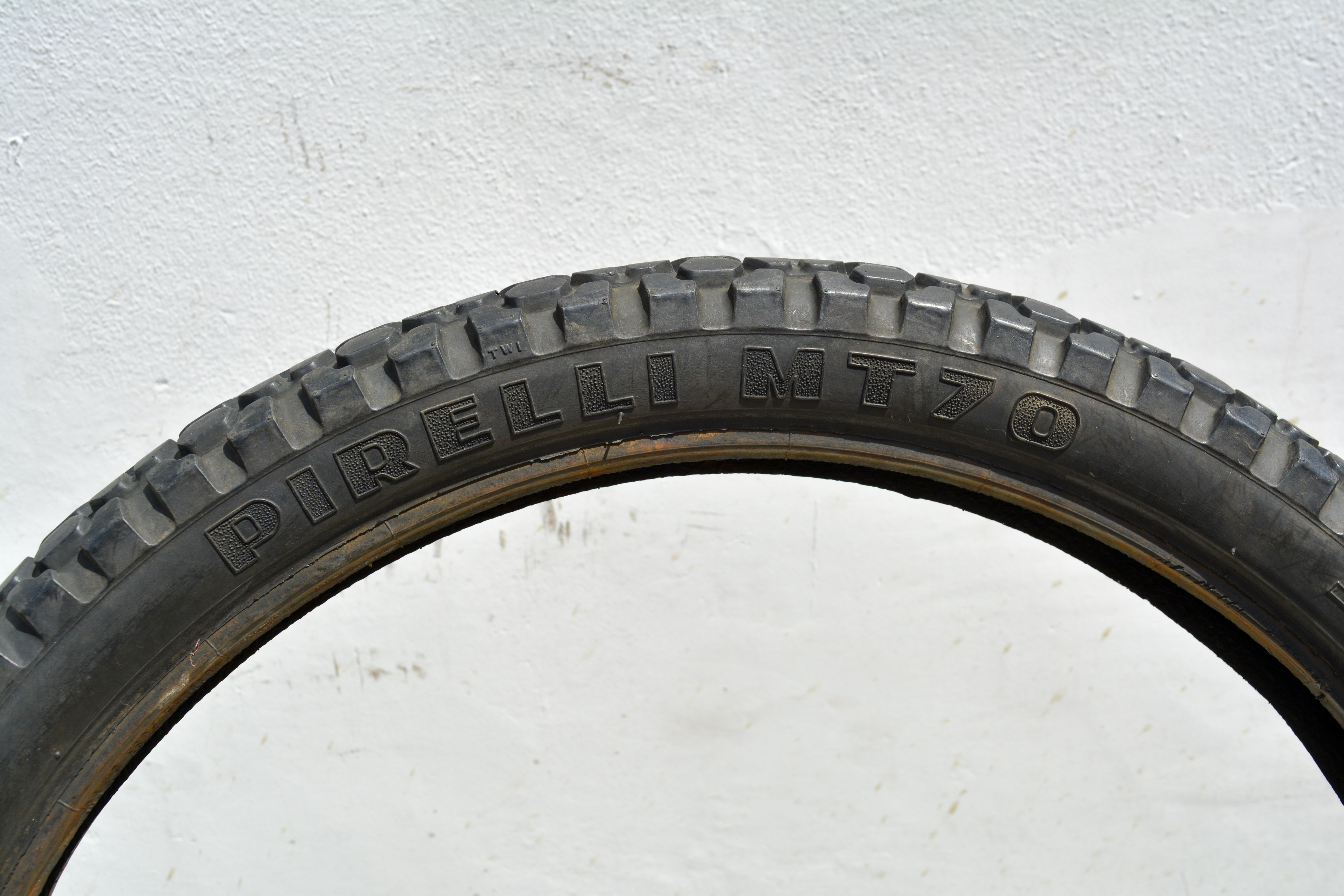 PIRELLI MT70 2.75-21 M/C 45R DP