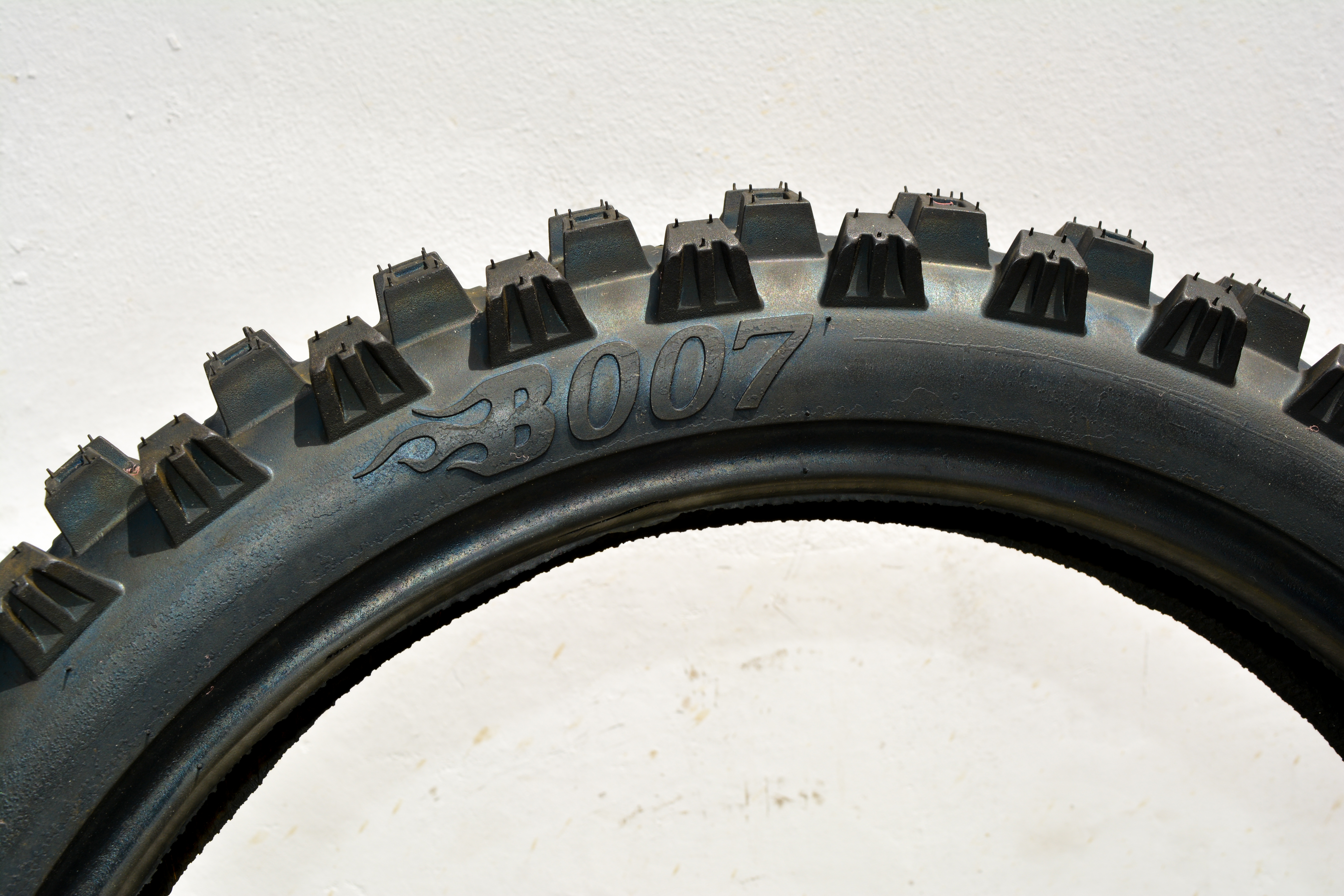 BORILLI RACING B007 100/90-19 M/C 62R