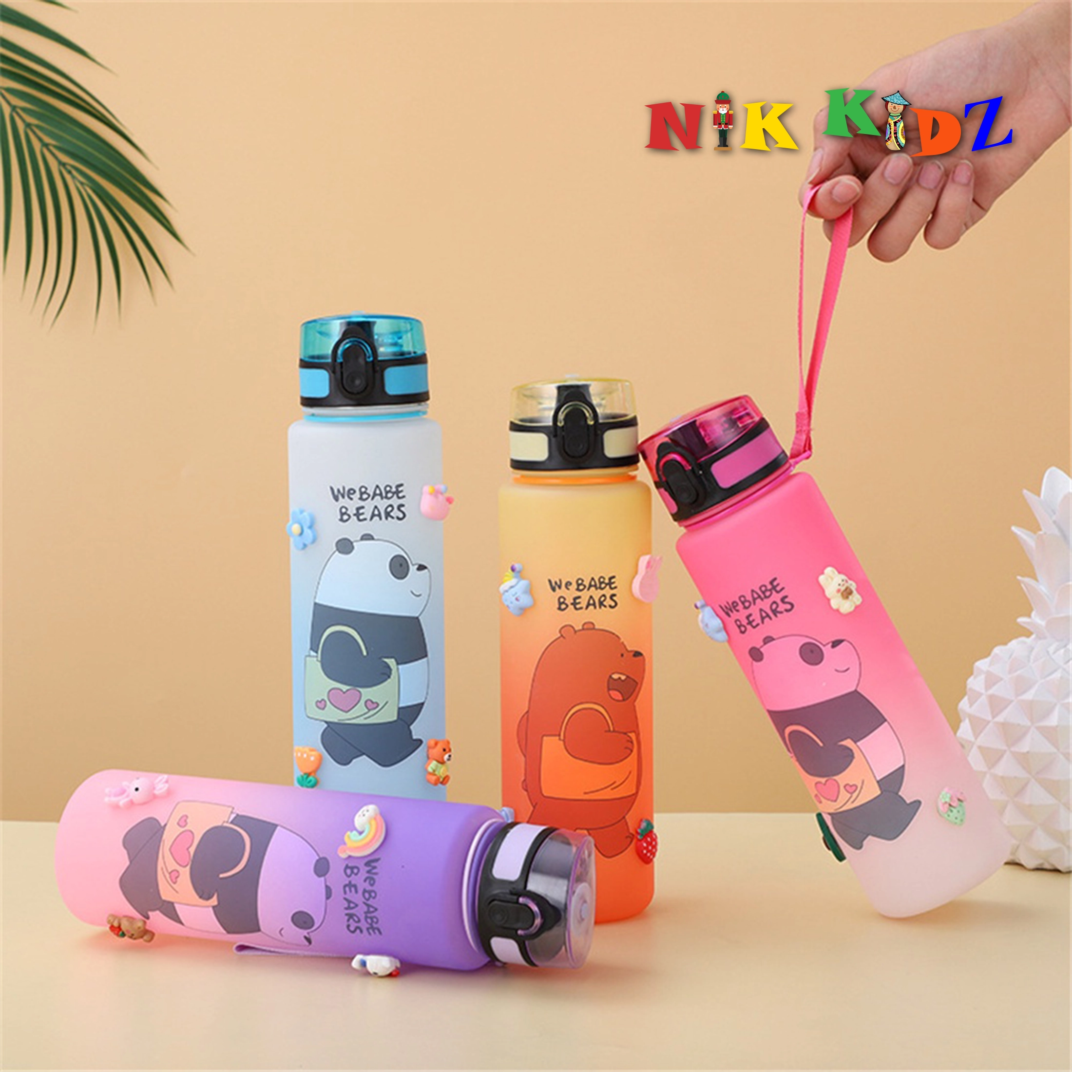 Random Cartoon astronaut plastic space cup Portable rope sippy cup Student water cup with latch