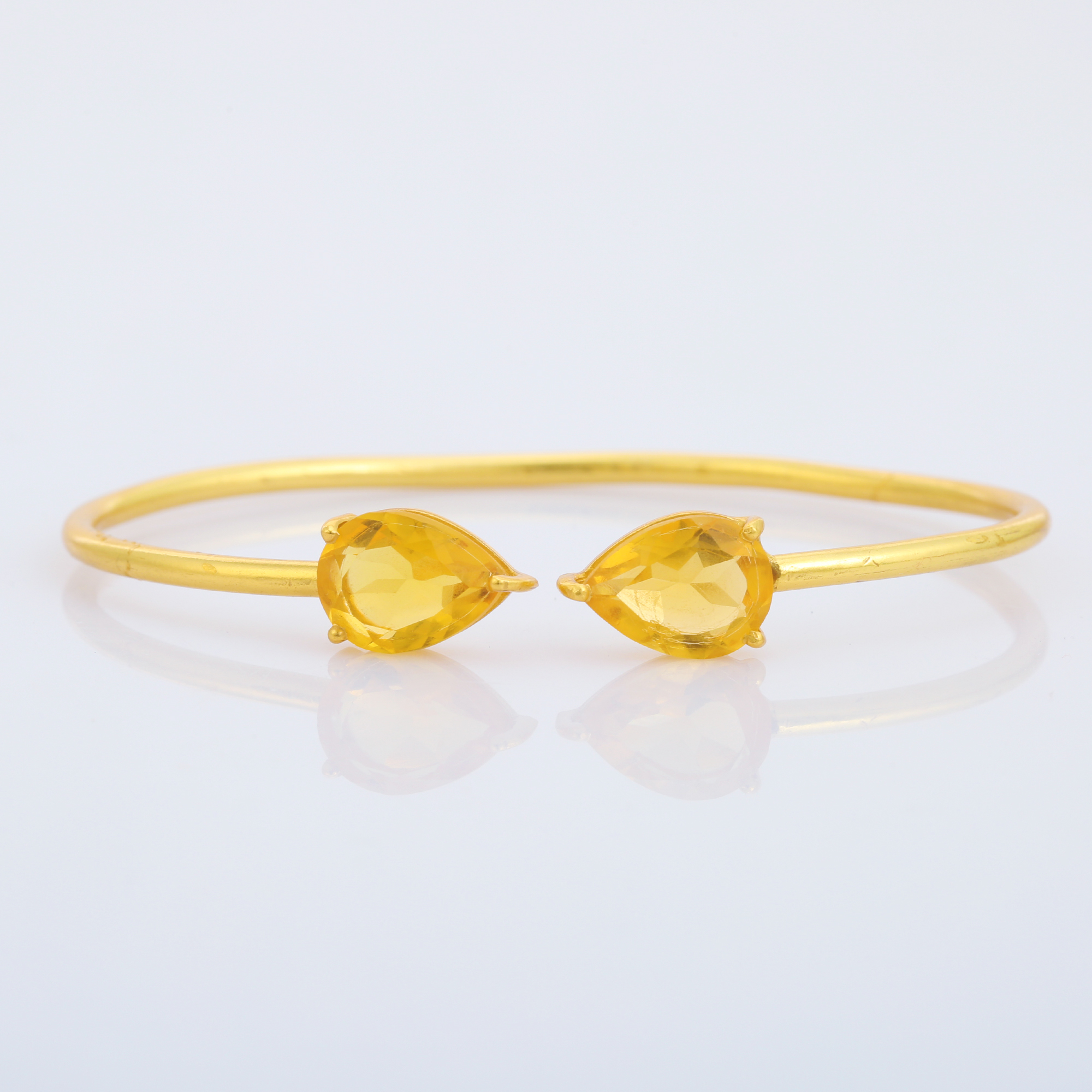 Wholesale Women's Handmade Silver and Gold Bangles with Diamond and Pearl Customizable Size Cheap Price Hot Sale Product (VVJGB 01)