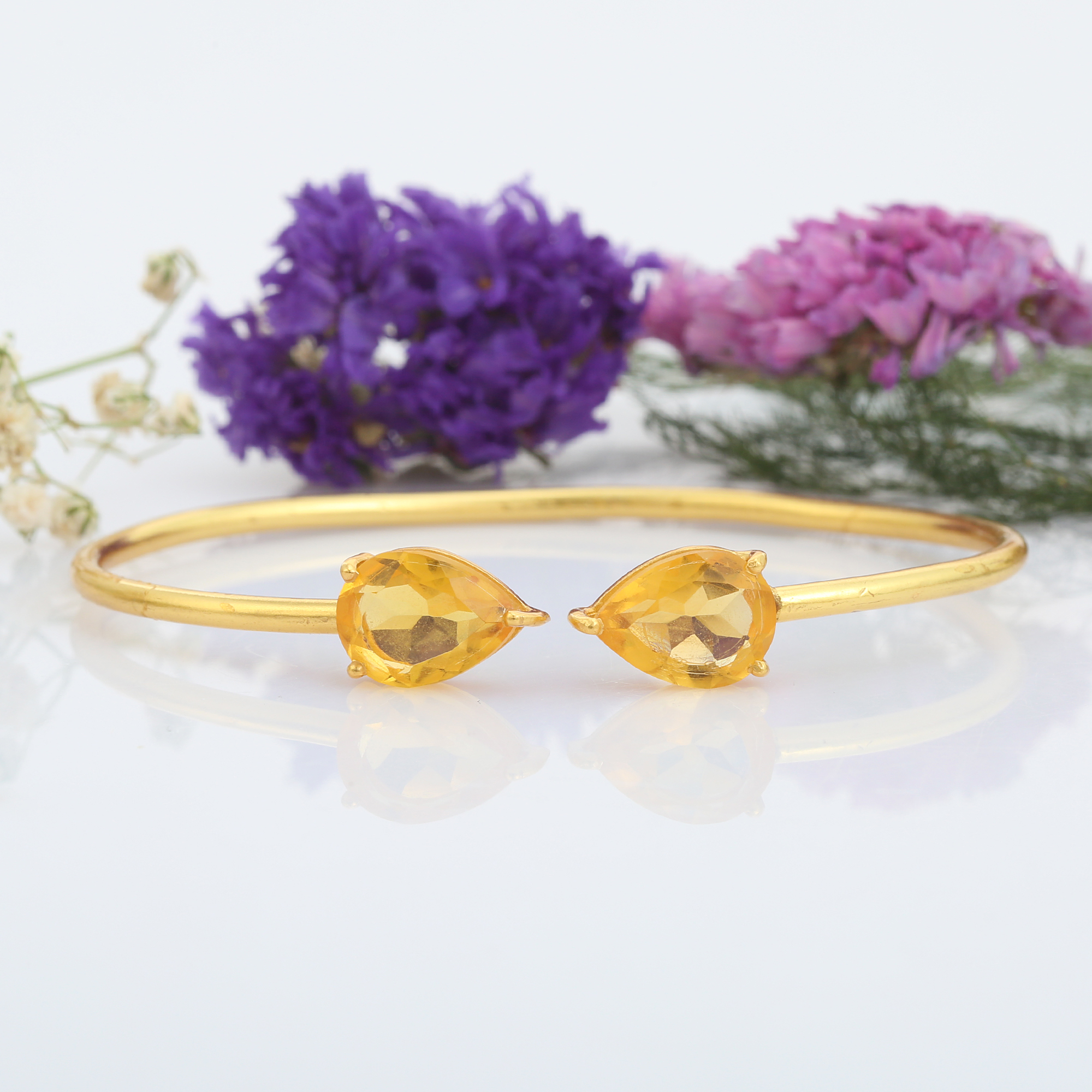 Wholesale Women's Handmade Silver and Gold Bangles with Diamond and Pearl Customizable Size Cheap Price Hot Sale Product (VVJGB 01)