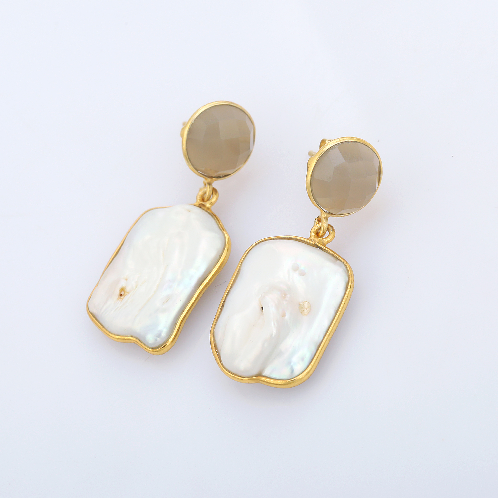 Hot Selling Latest Collection 2023 Lovely Grey Chalcedony and Natural Pearl Gemstone Gold Plated Earring for Women and Girls (VVJGE 27)