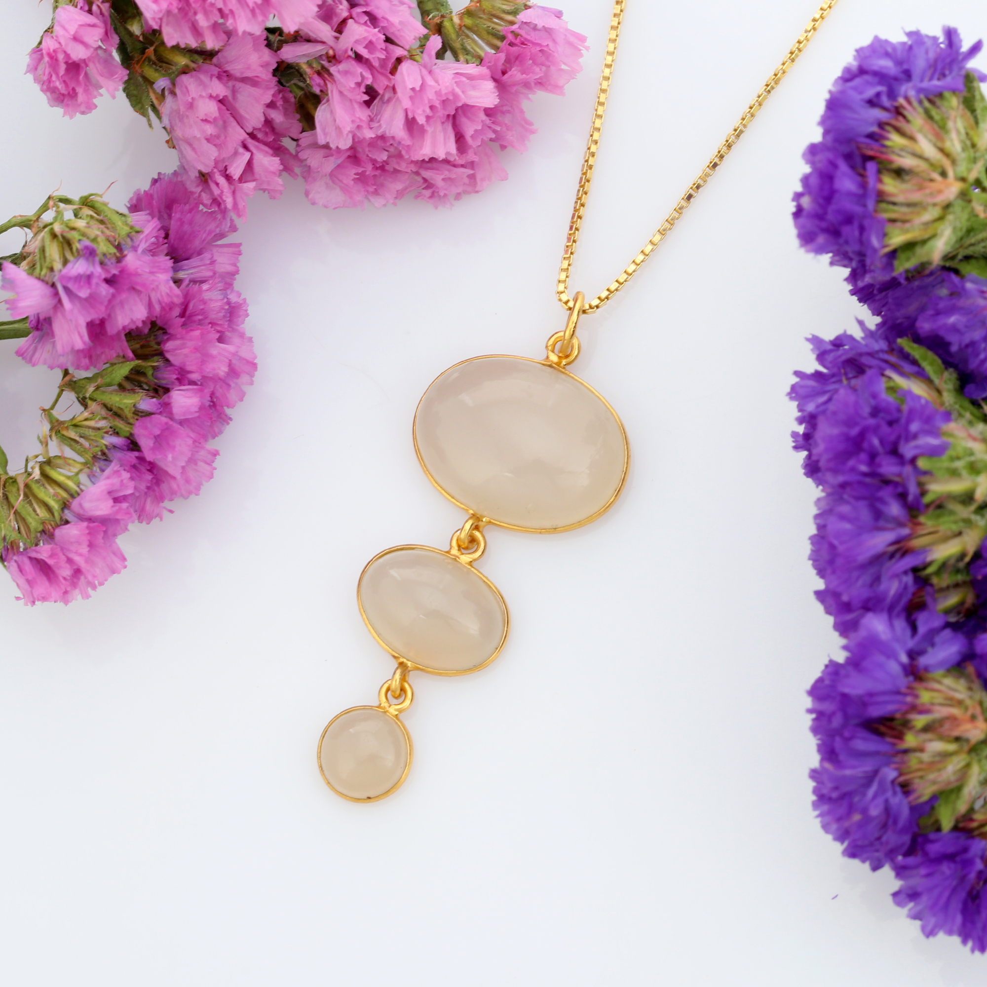 Sterling Silver Pendant Chain Necklaces With Multi-Size Natural Gray Chalcedony Gold-Plated and Trendy for Parties (VVJGN 04)