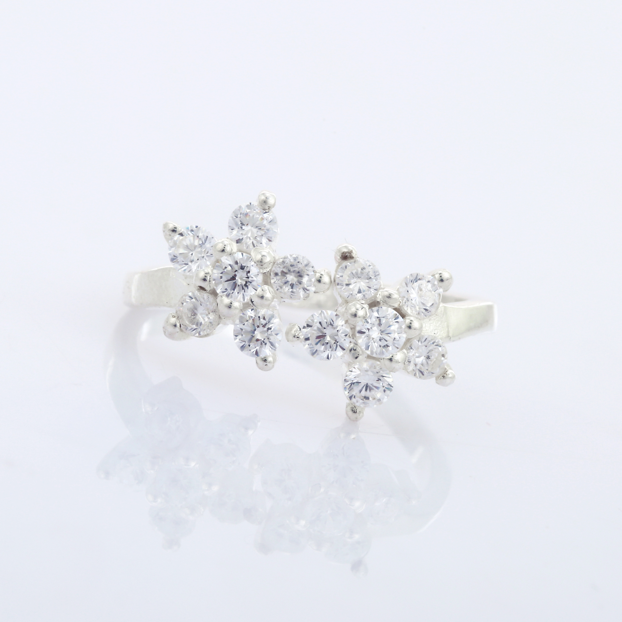 Customized 925 Sterling Silver Fine Jewelry Elegant Diamond Gemstone Wedding Engagement and Party Rings for Women (VVJGR 08)