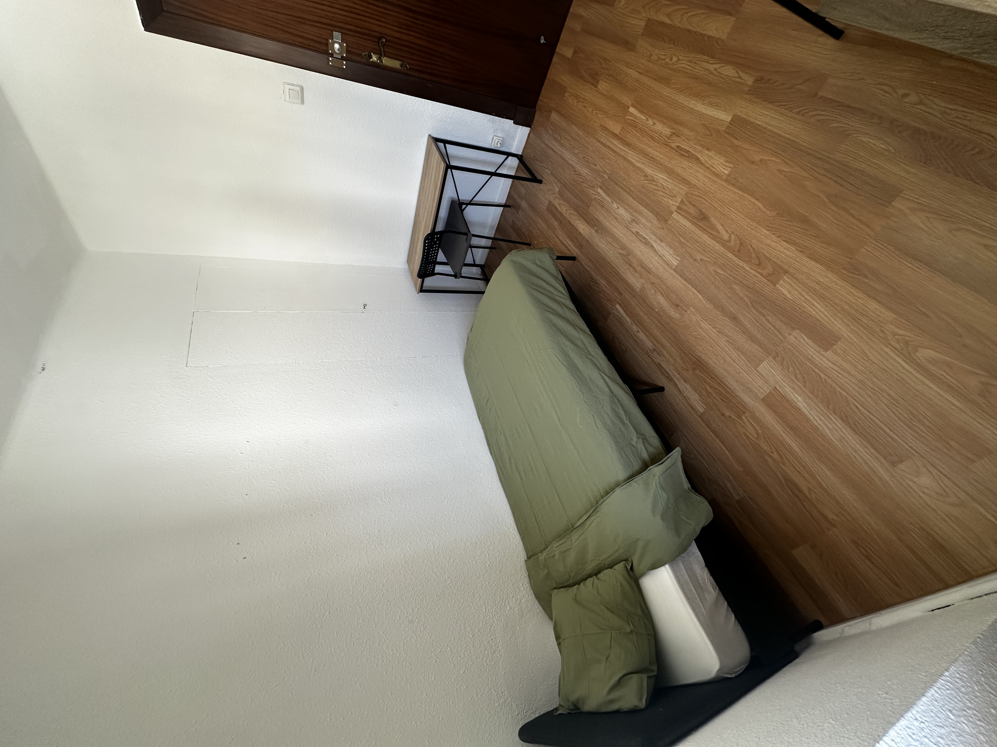 Habitación Via Ramon Pignatelli 21-23