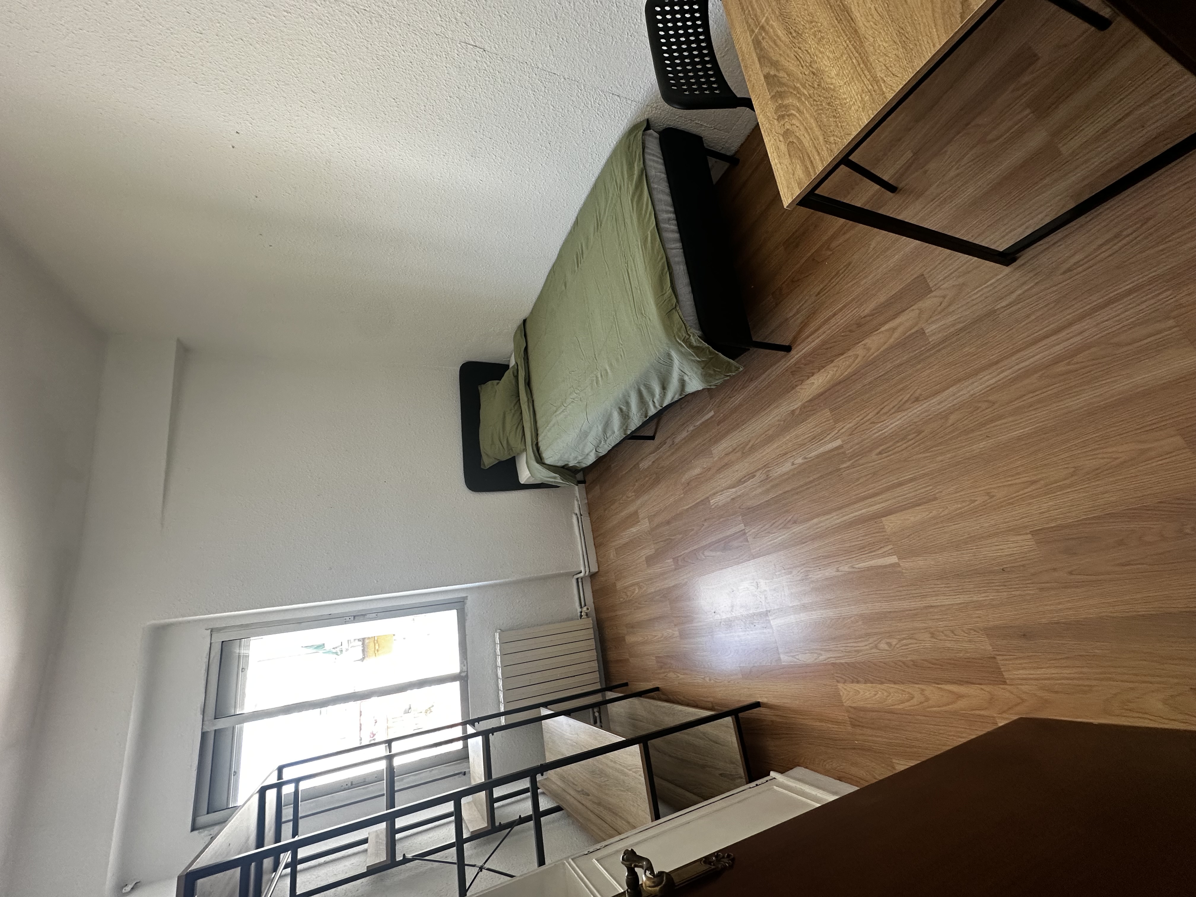 Habitación Via Ramon Pignatelli 21-23
