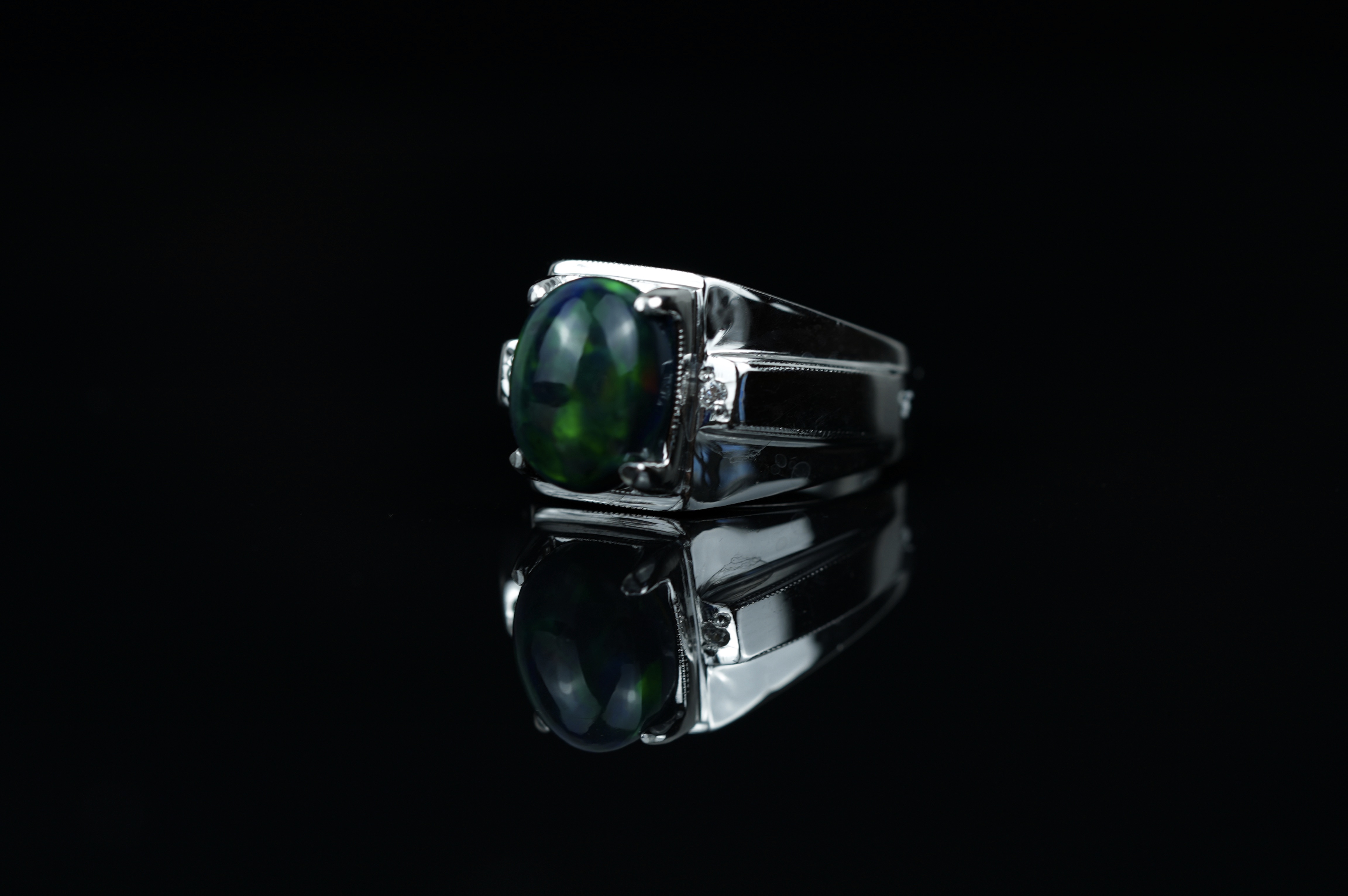 Ethiopian opal 0.013 ct 