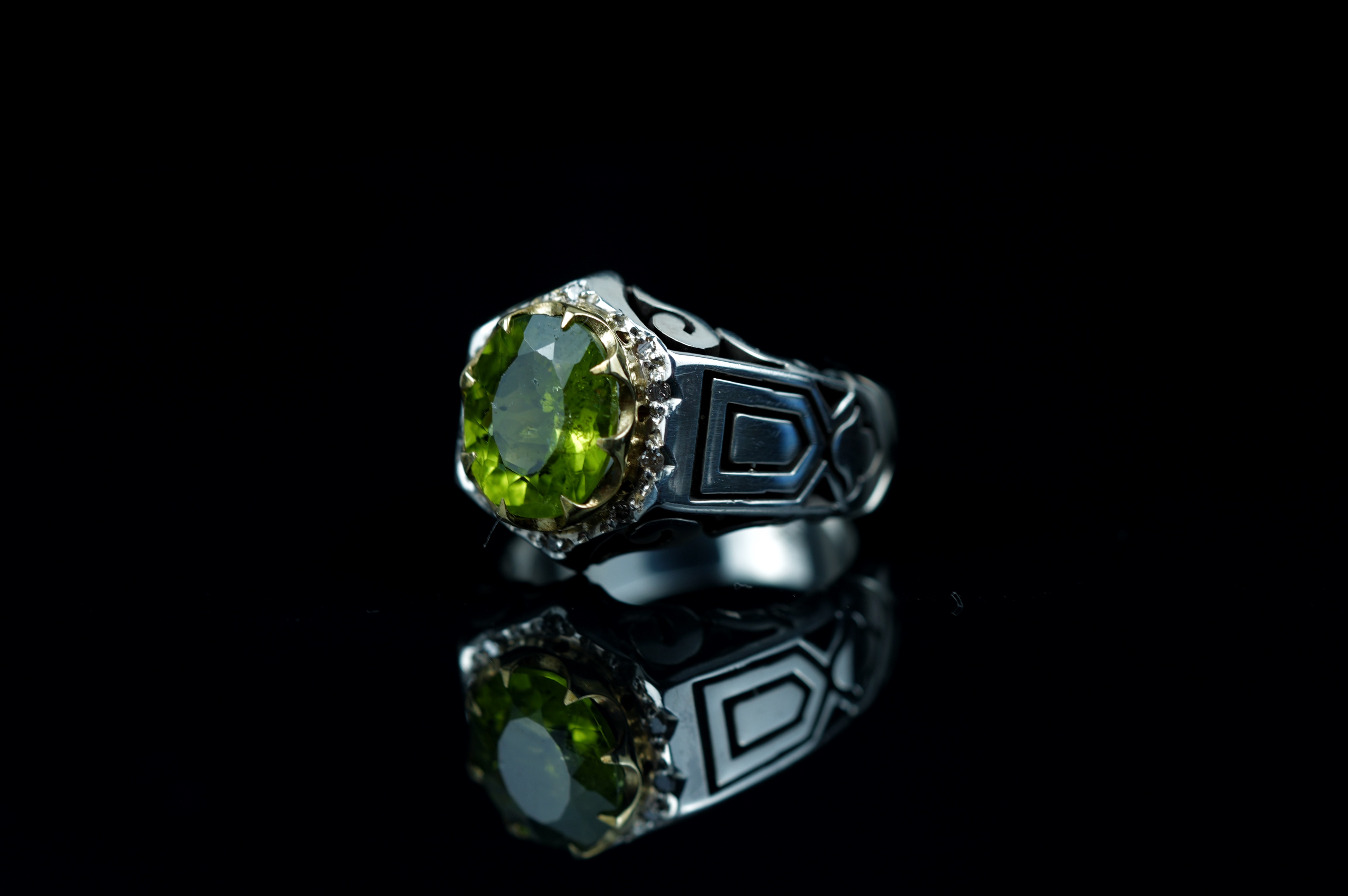 African peridot 0.014 ct