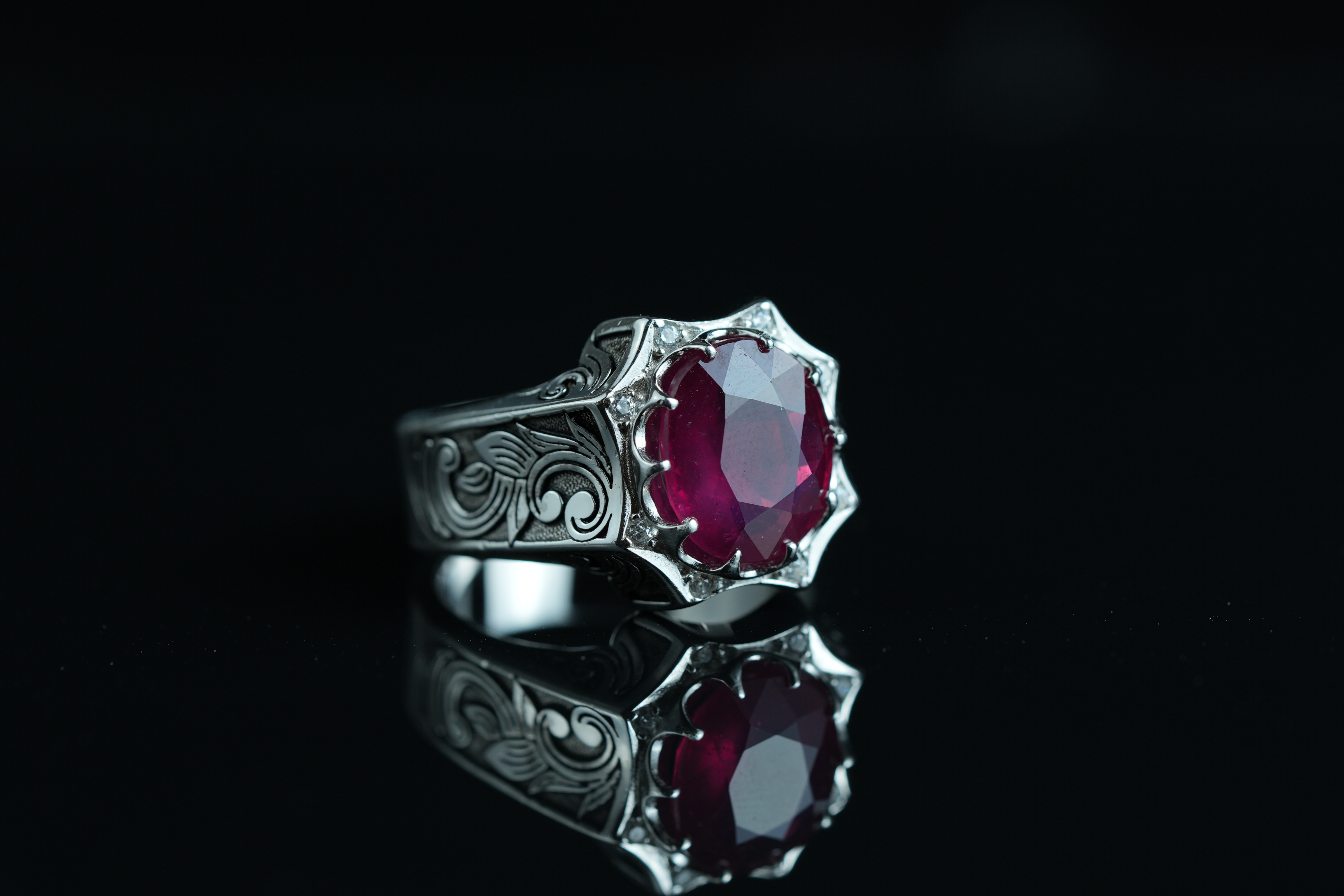 African ruby 0,04 ct