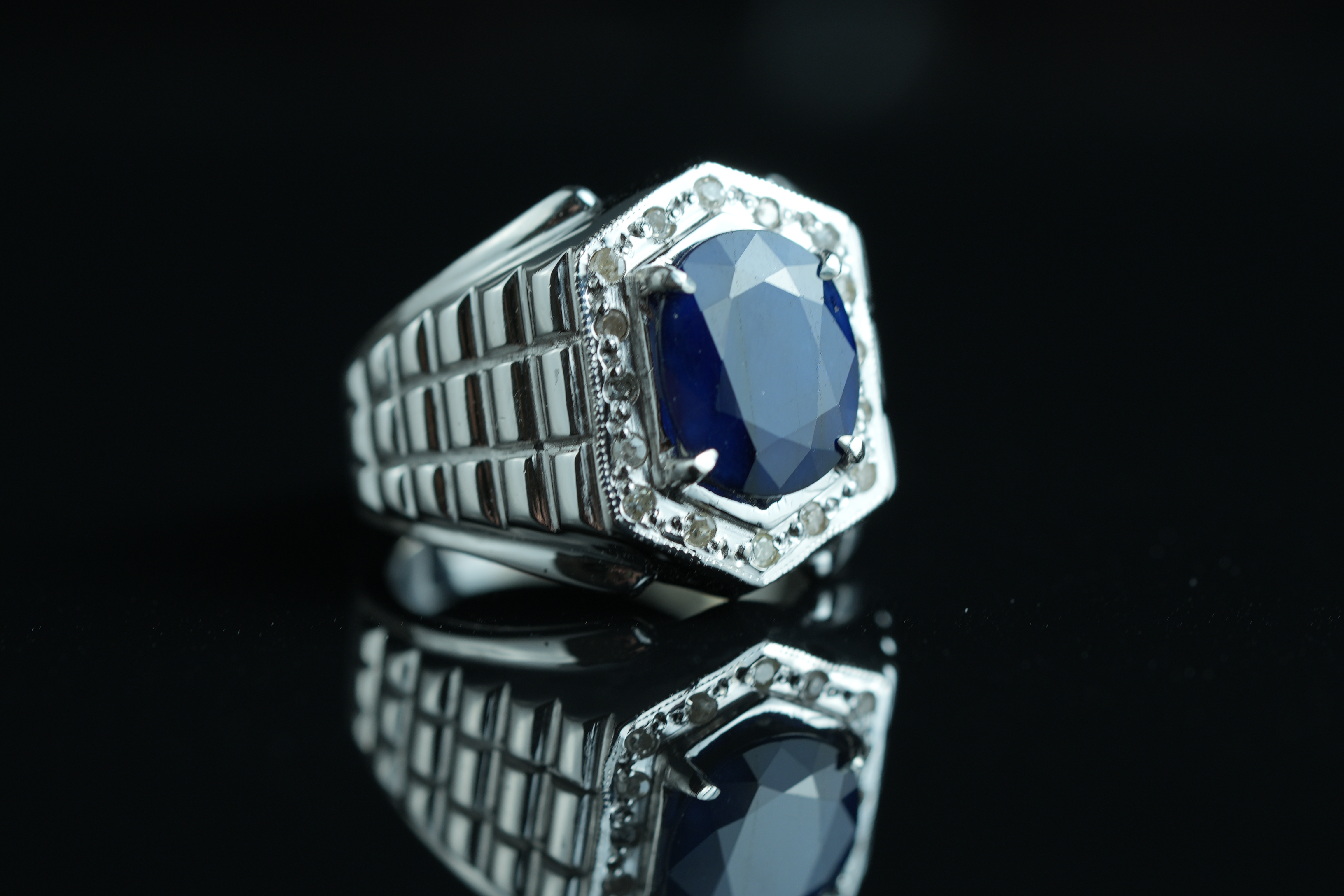 African sapphire 0.056 ct