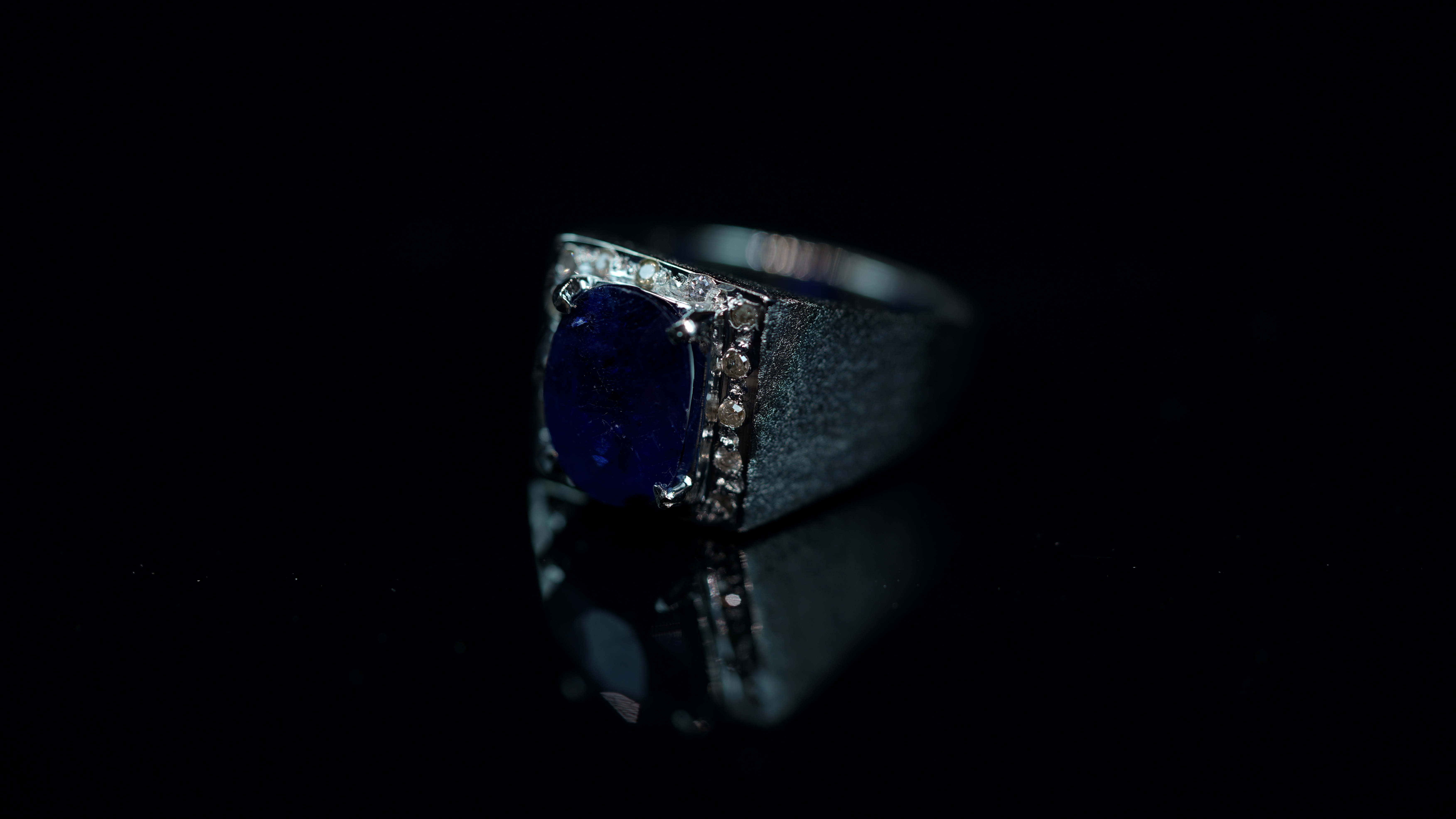 sapphire 0.09 ct