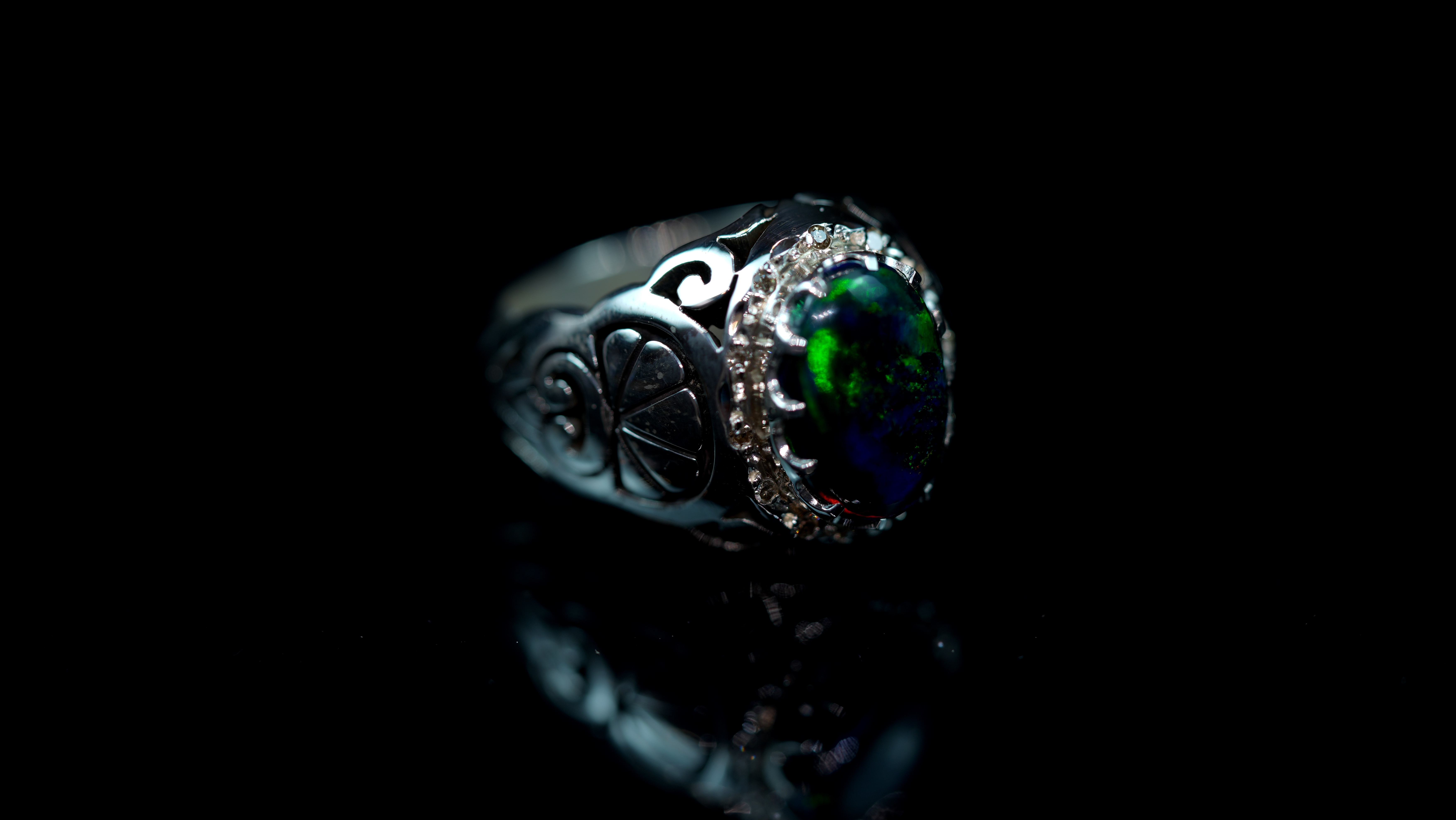 Opal 0.04 ct