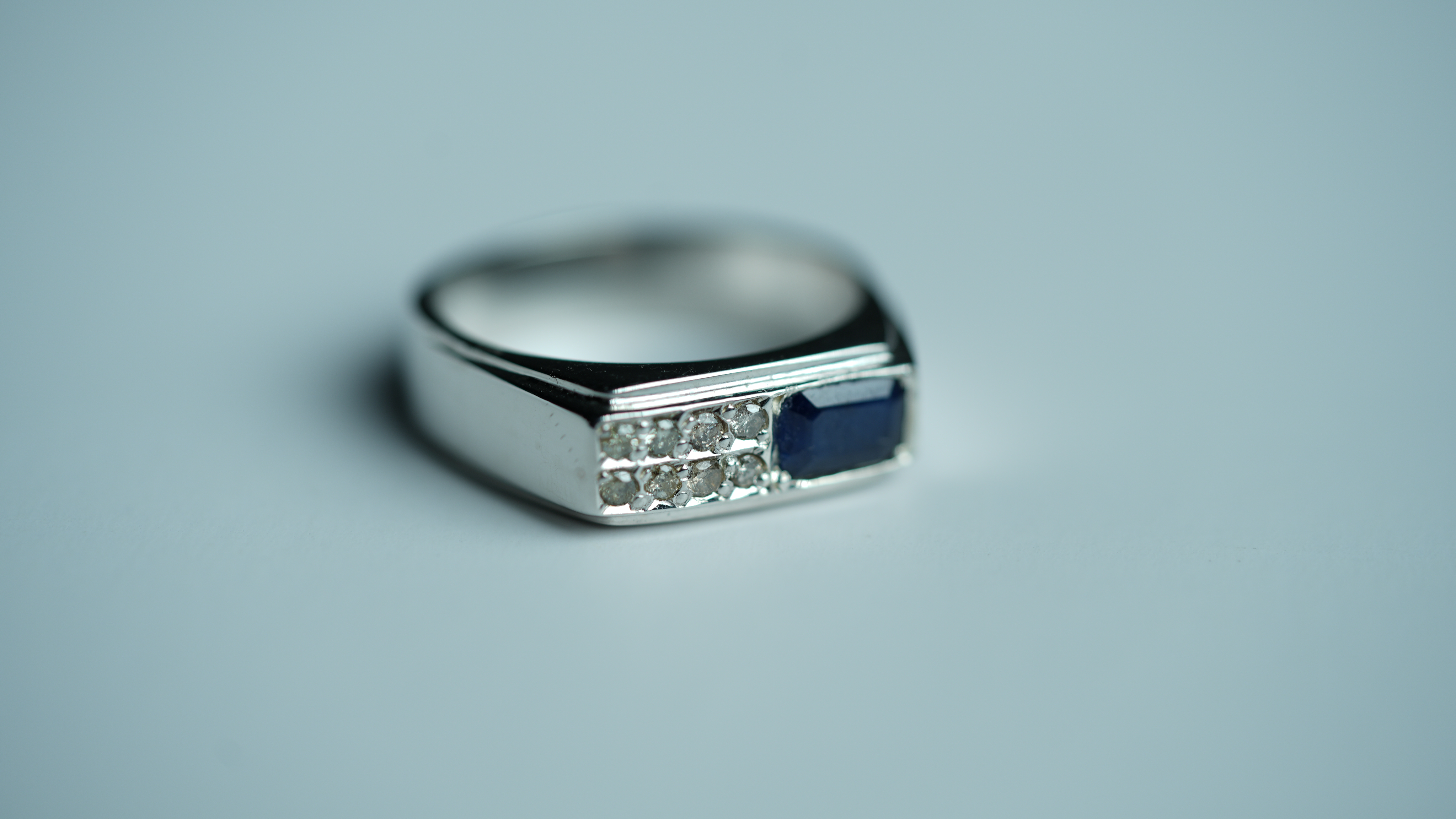 sapphire 0.09 ct