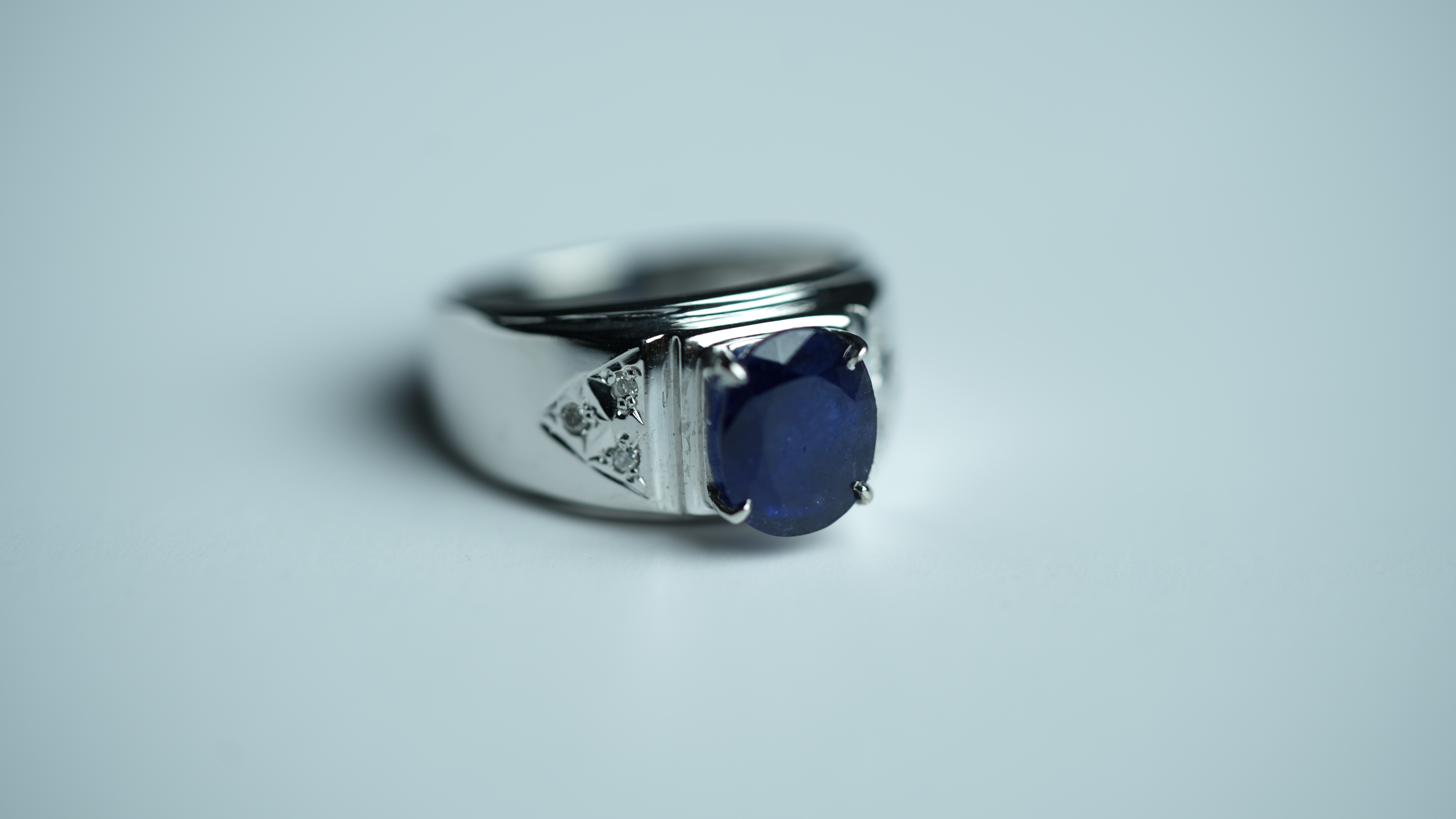 sapphire 0.091 ct