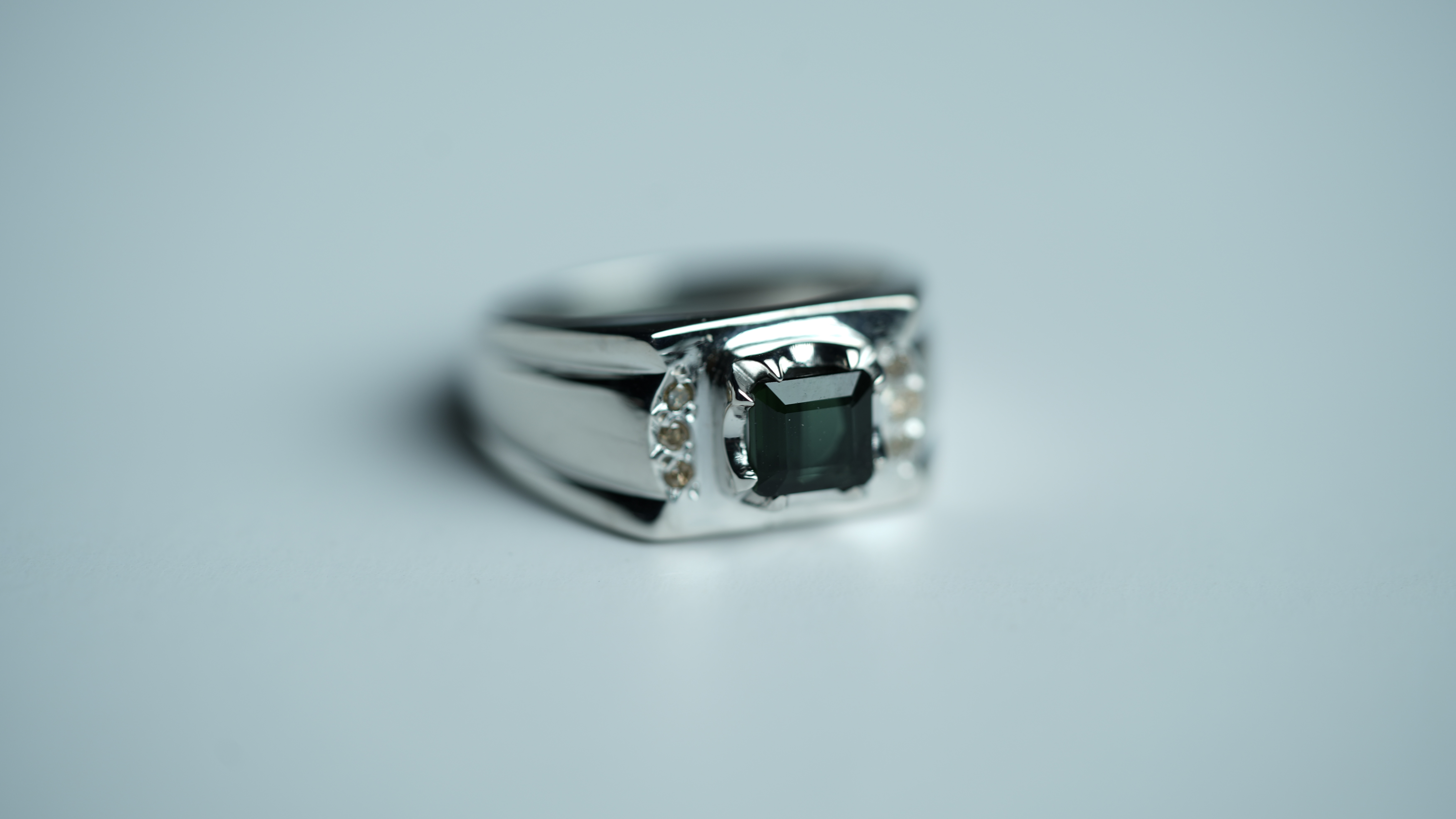 Topaz London 0.06 ct