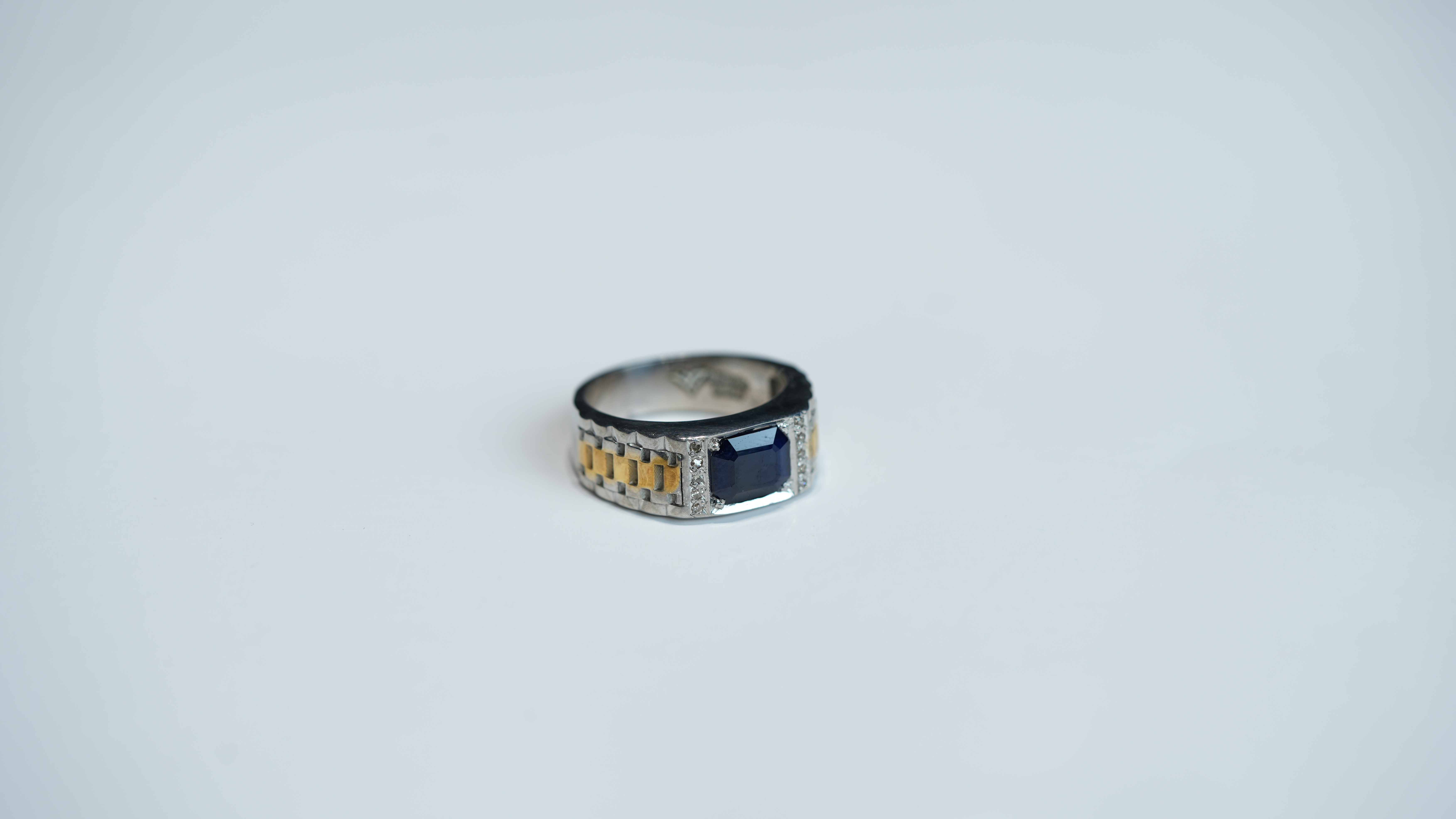 sapphire 0.12 ct