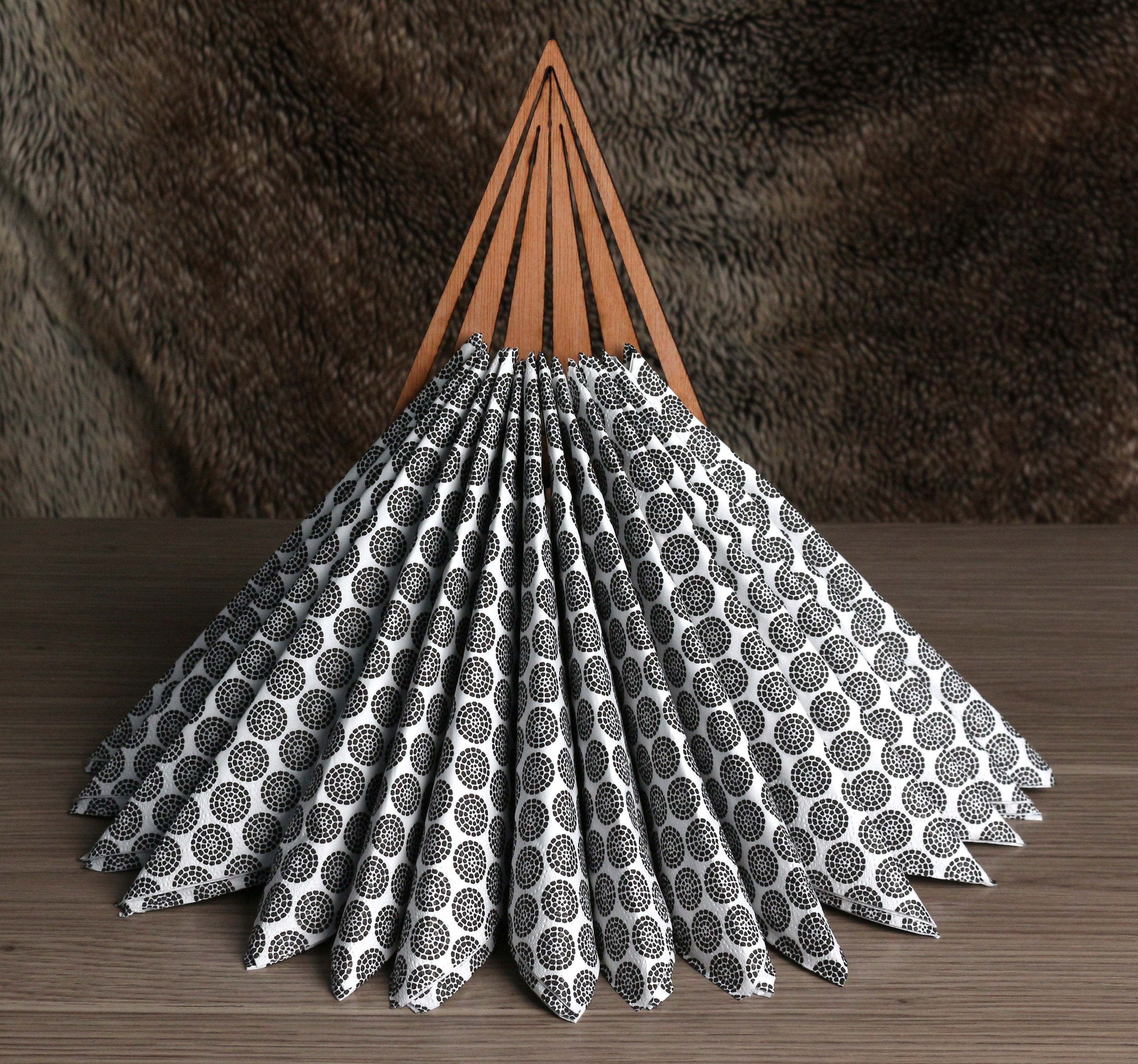 Présentoir de serviettes de table - Pyramide