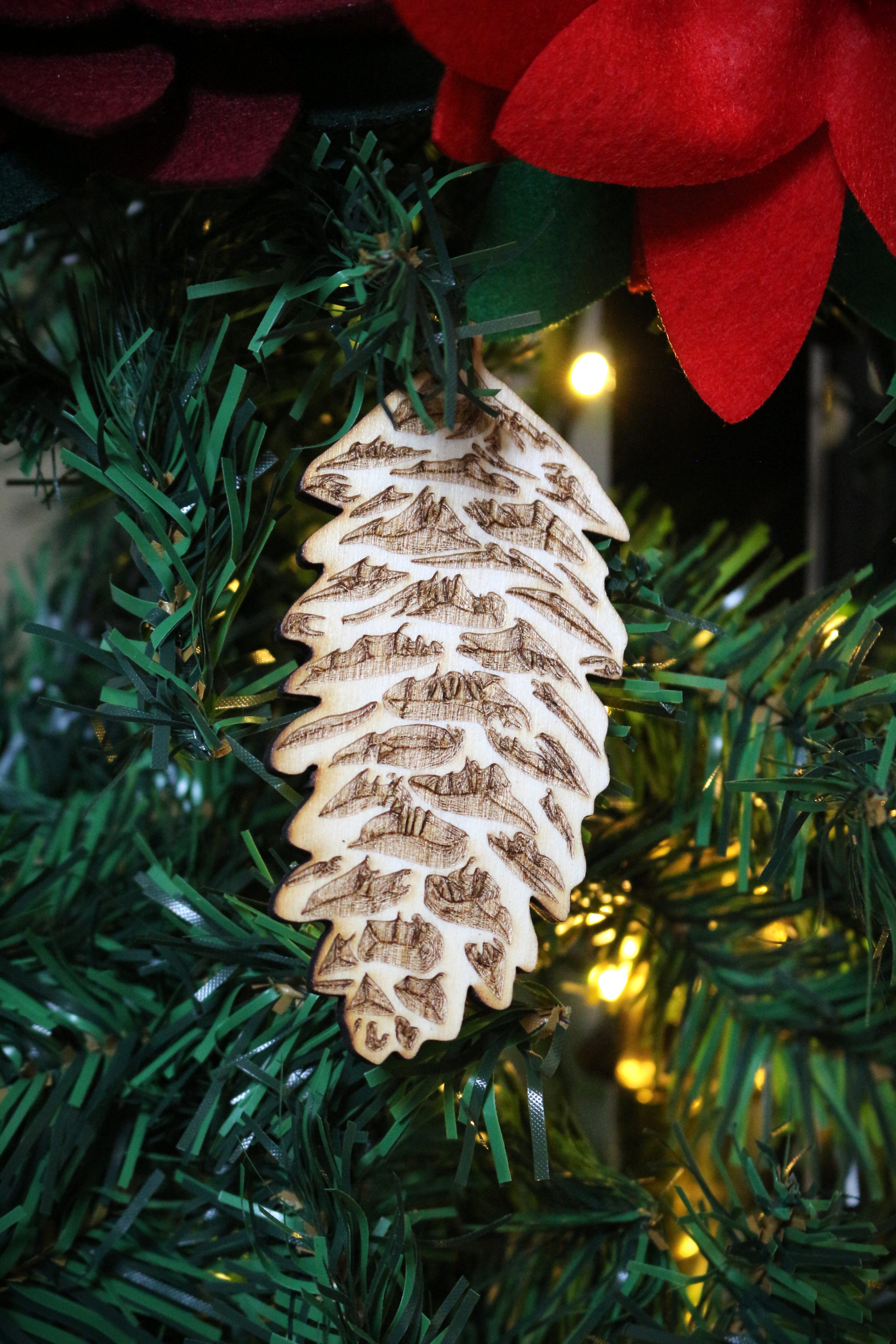 Décoration de sapin "pomme de pin"