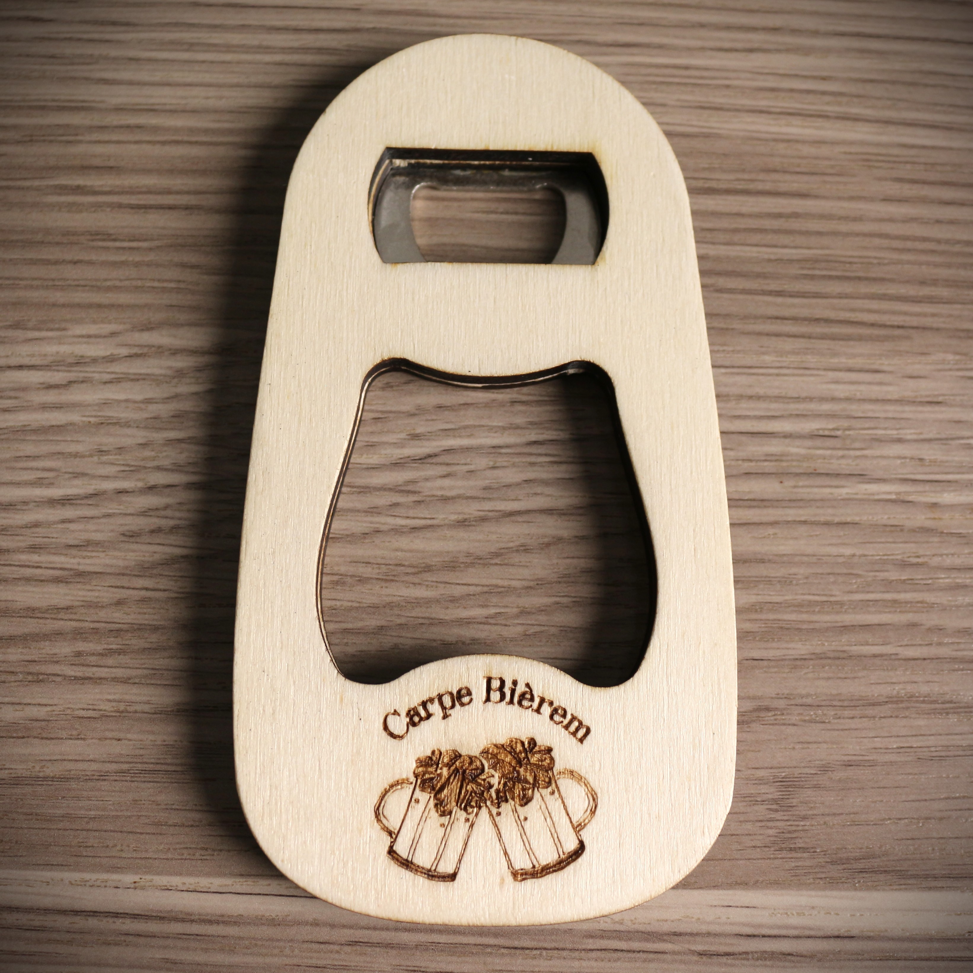 Décapsuleur en bois "Carpe Bièrem"