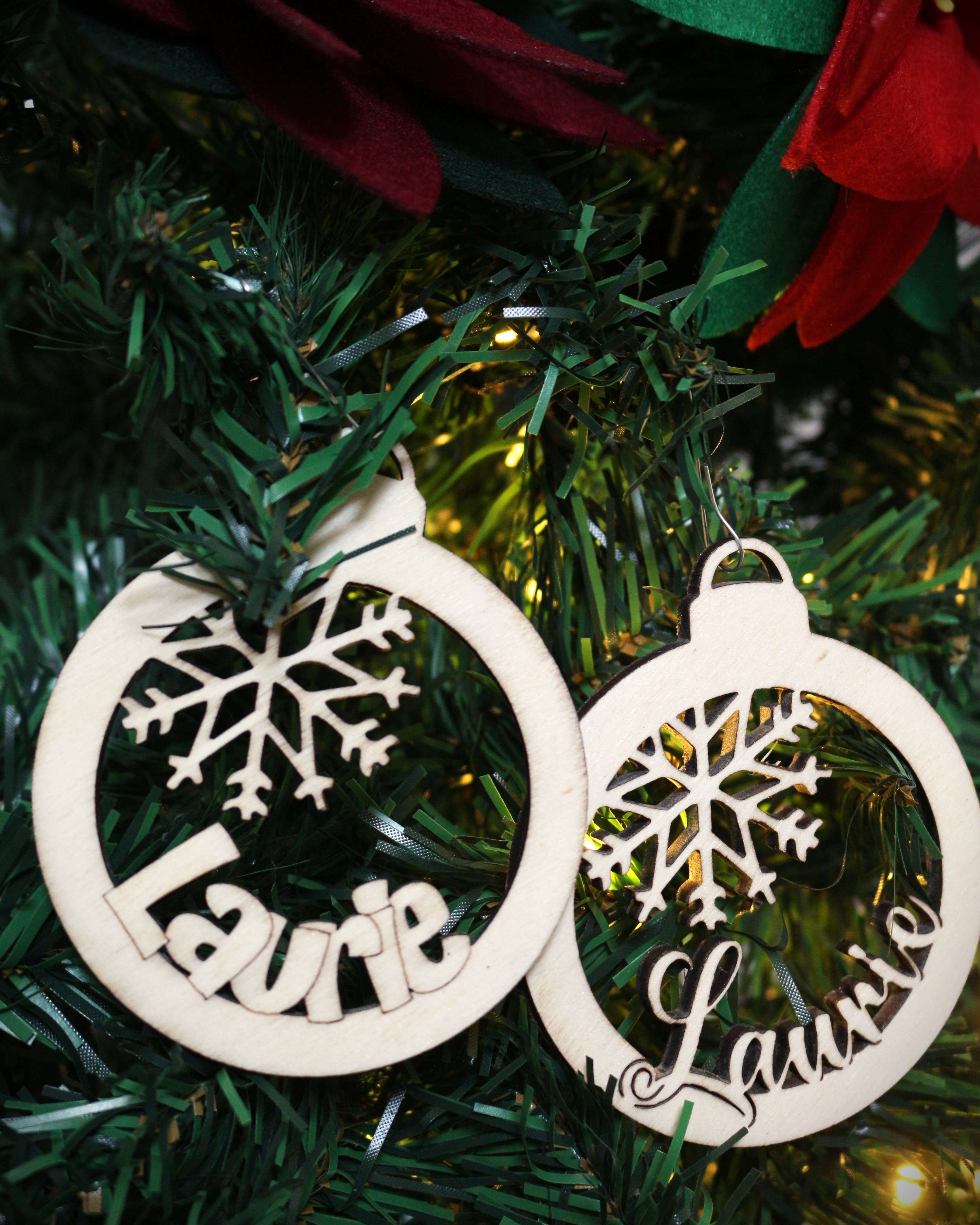 Boule de Noël - "Flocon" personnalisée en bois