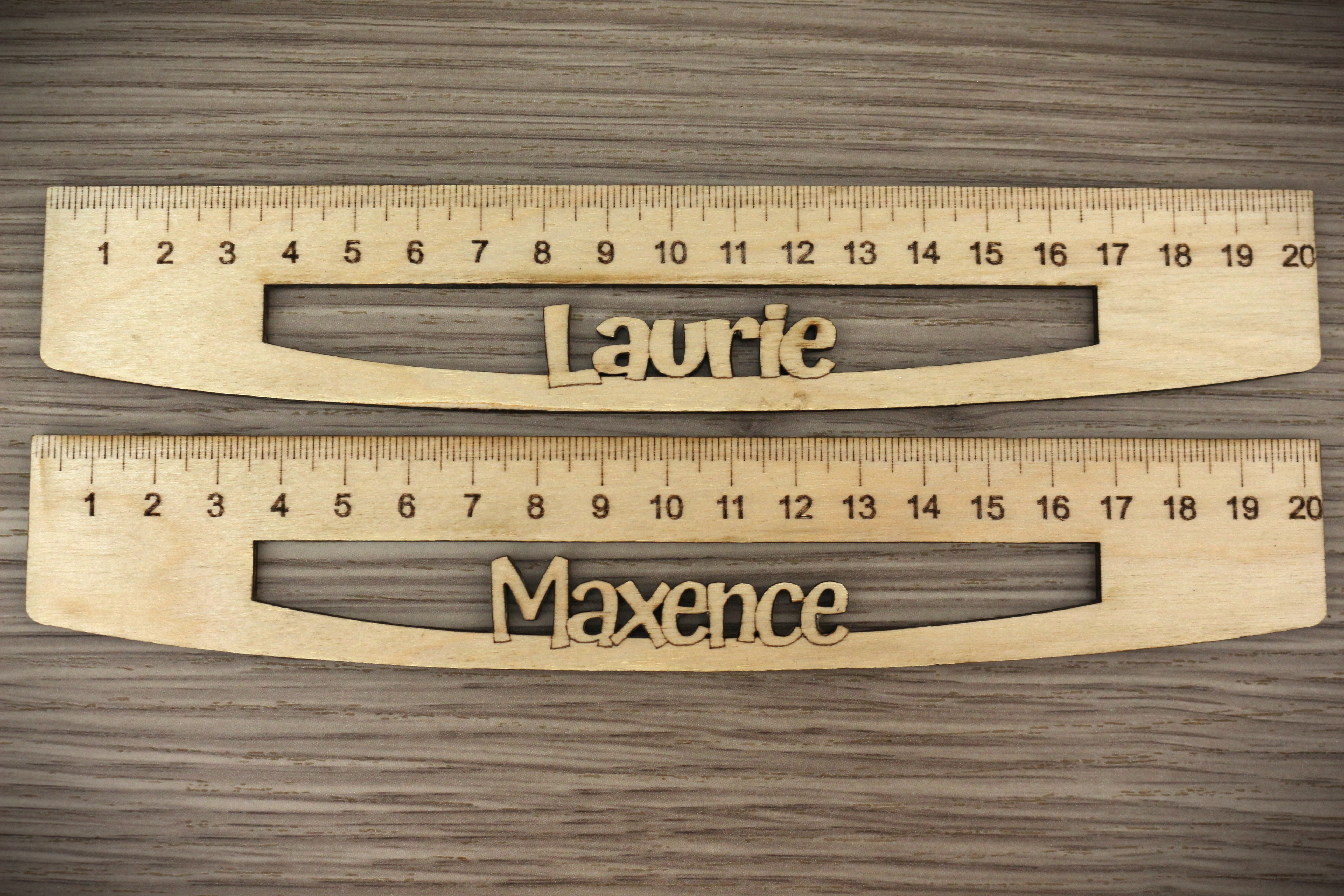 Règle en bois personnalisée