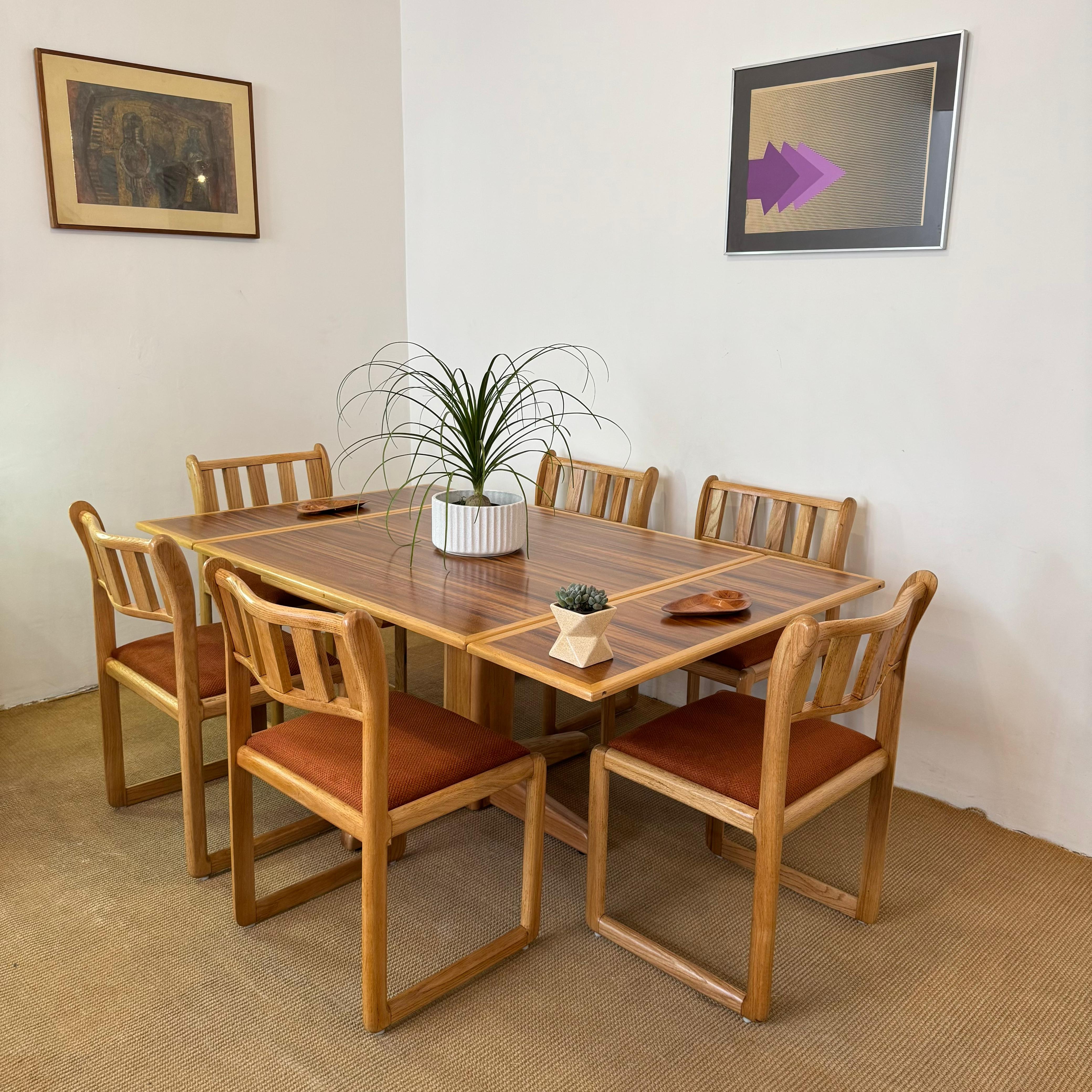 Comedor estilo Danés. (Mesa y 6 sillas)