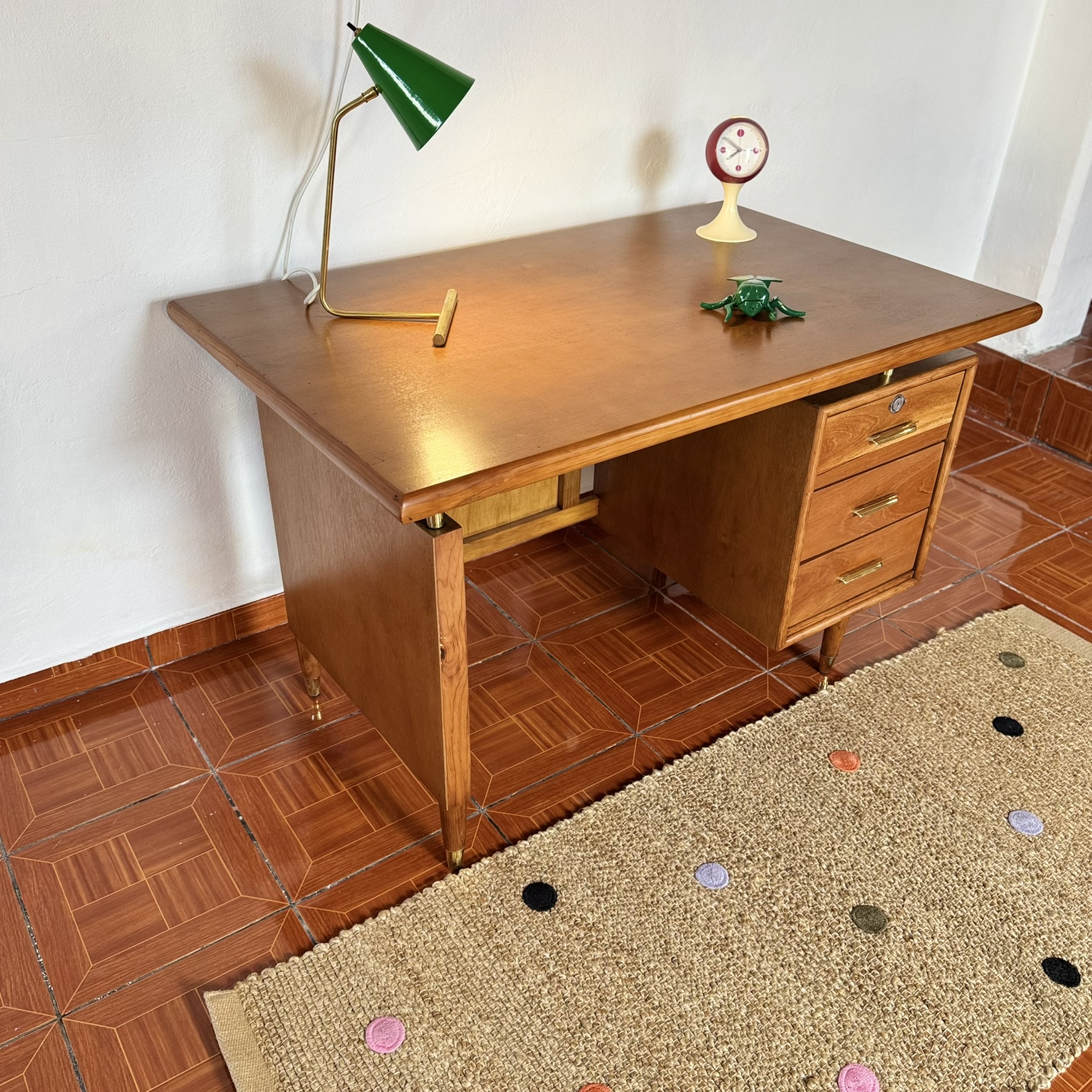 Escritorio mid century.