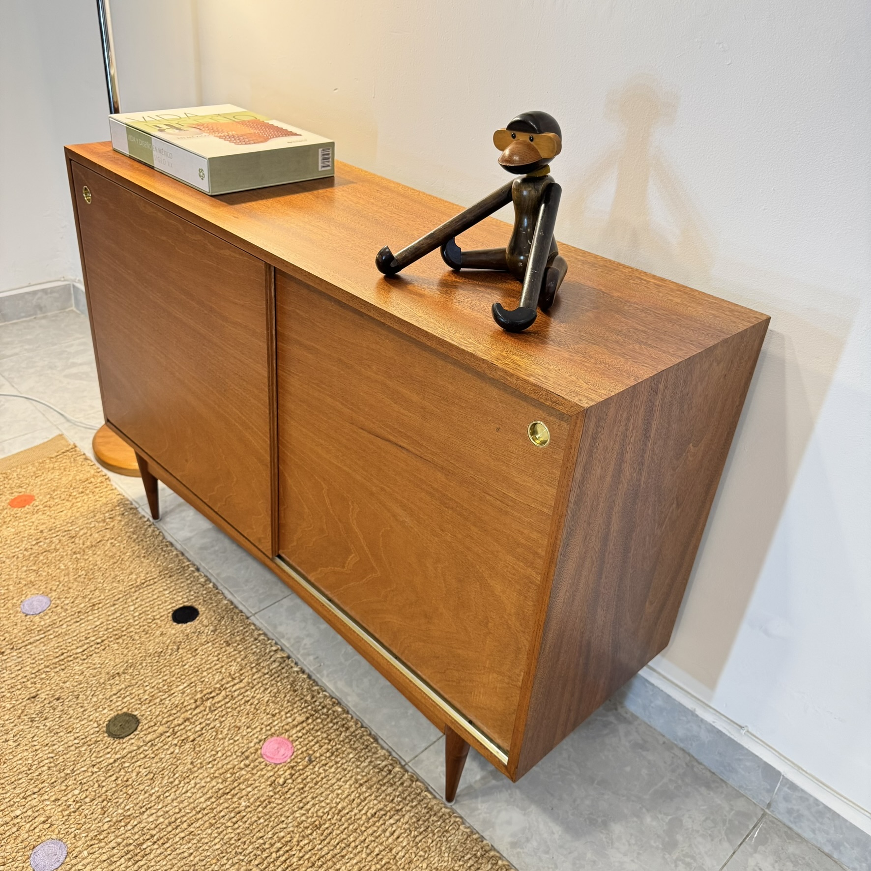 Credenza estilo Danés