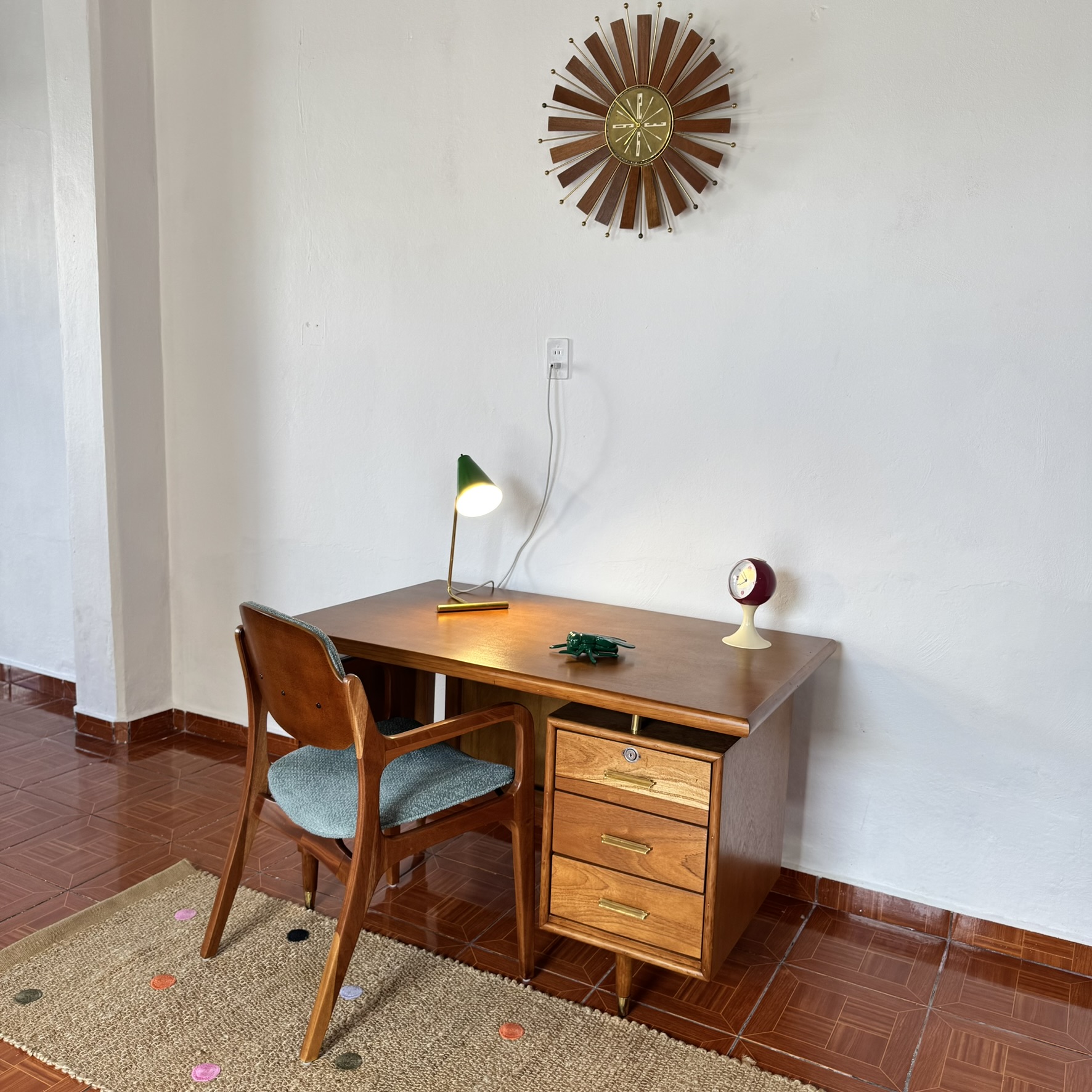 Escritorio mid century.