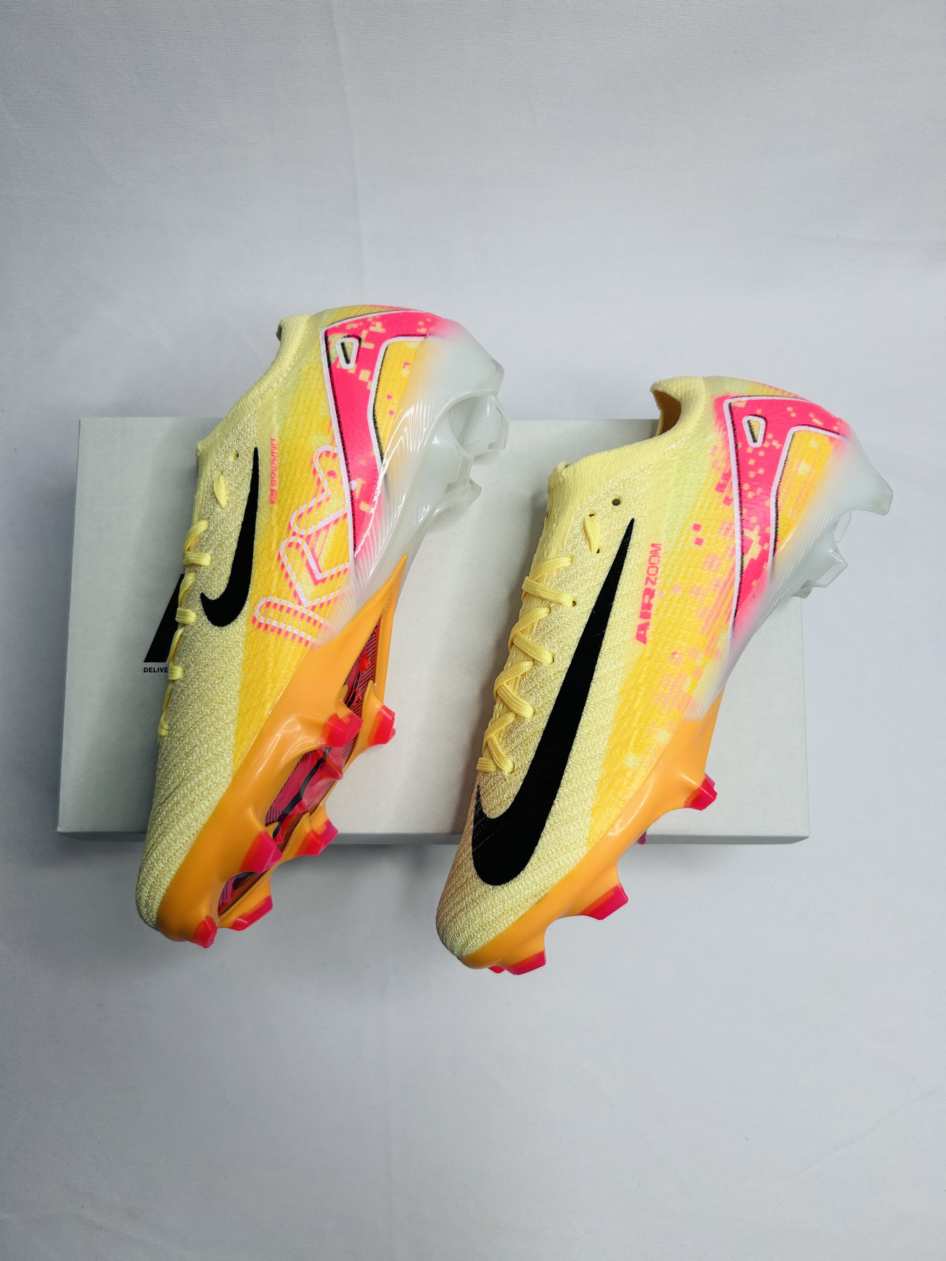 Mercurial Vapor 16 KM Yellow Edition