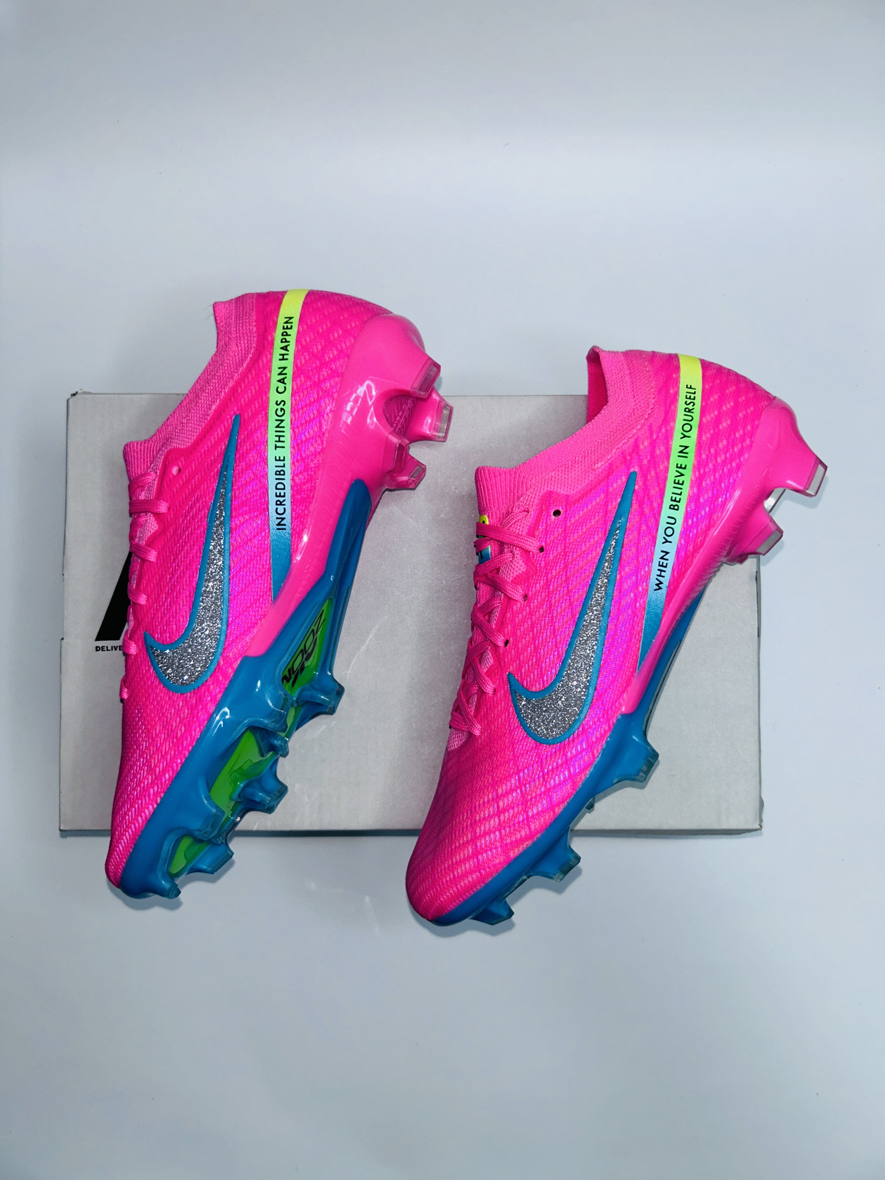 Mercurial vapor 15 Rashford Pink colourway