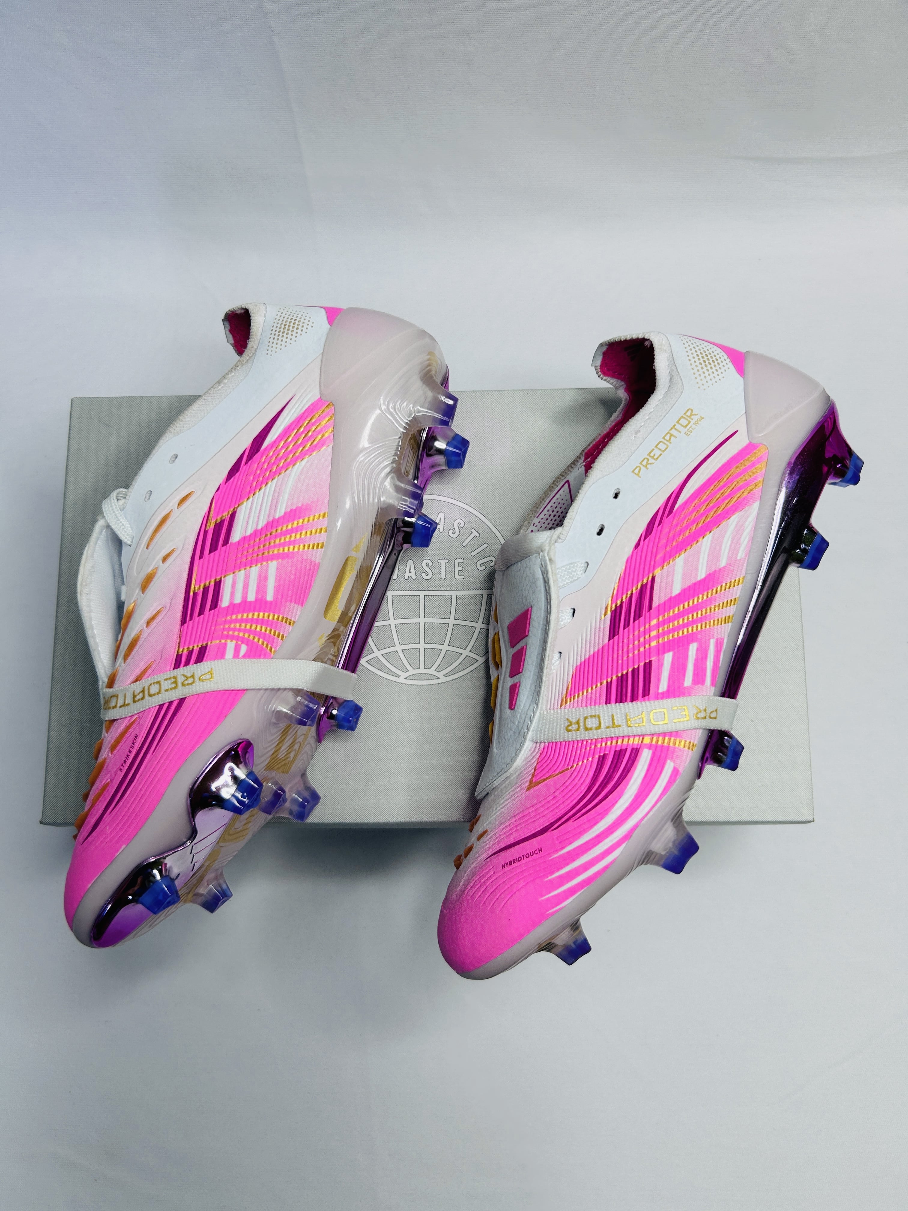 Predator 30 White & Pink Colourway