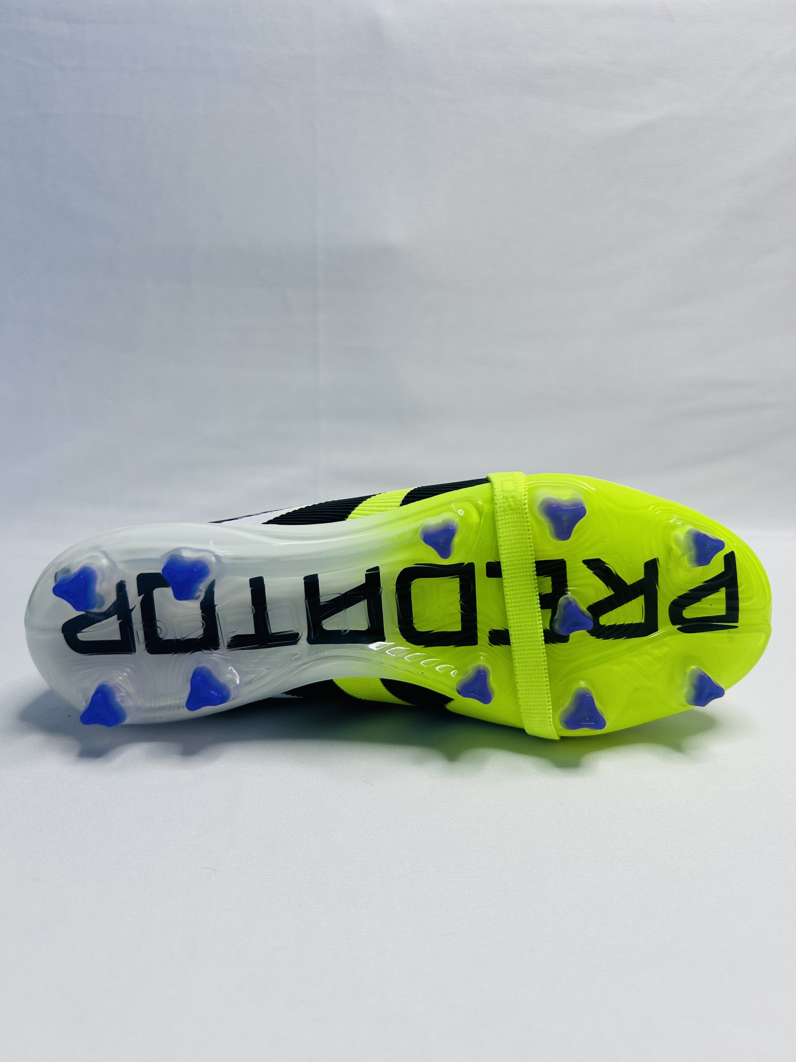 Predator 30 Radiant Blaze