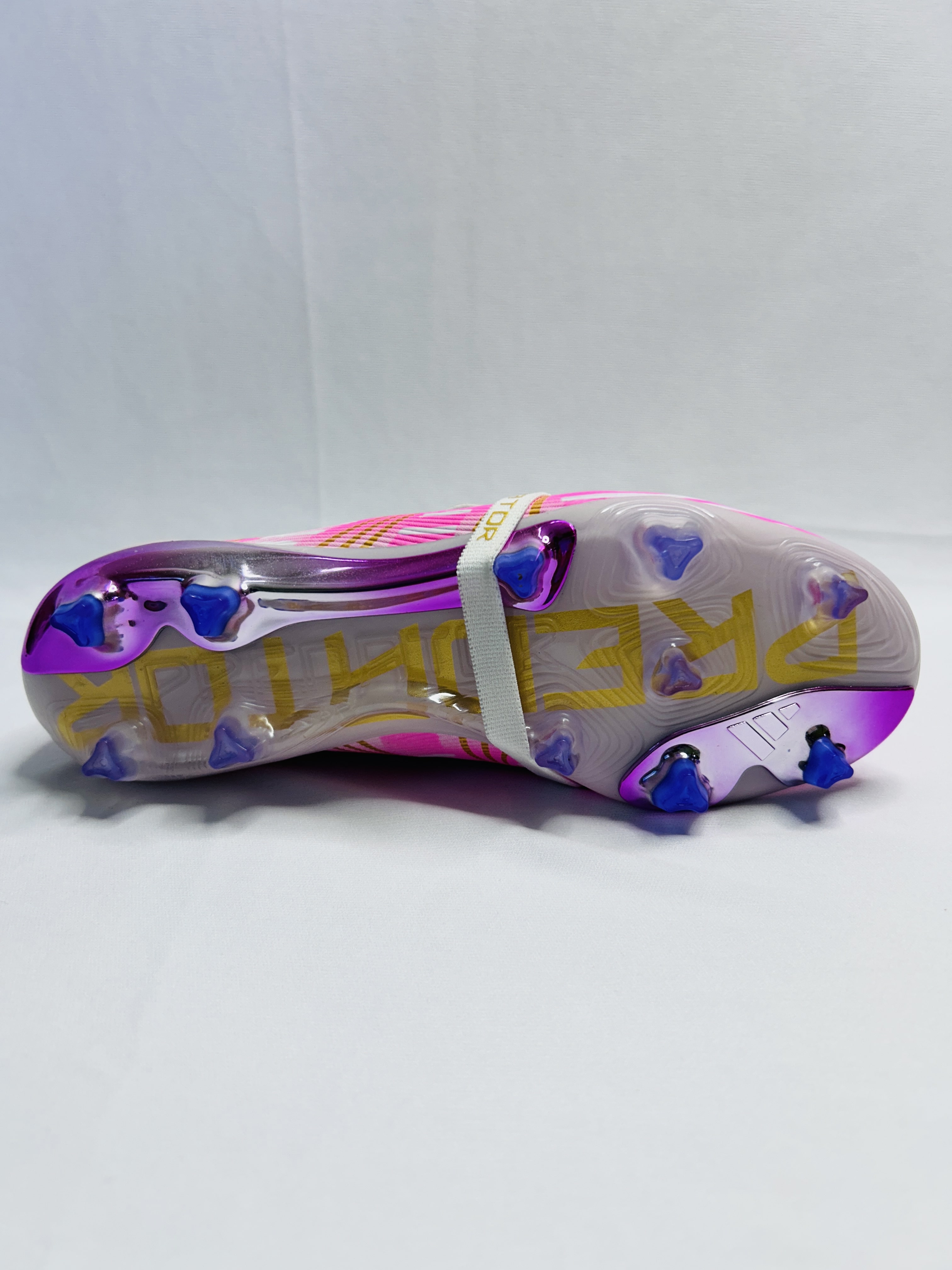 Predator 30 White & Pink Colourway