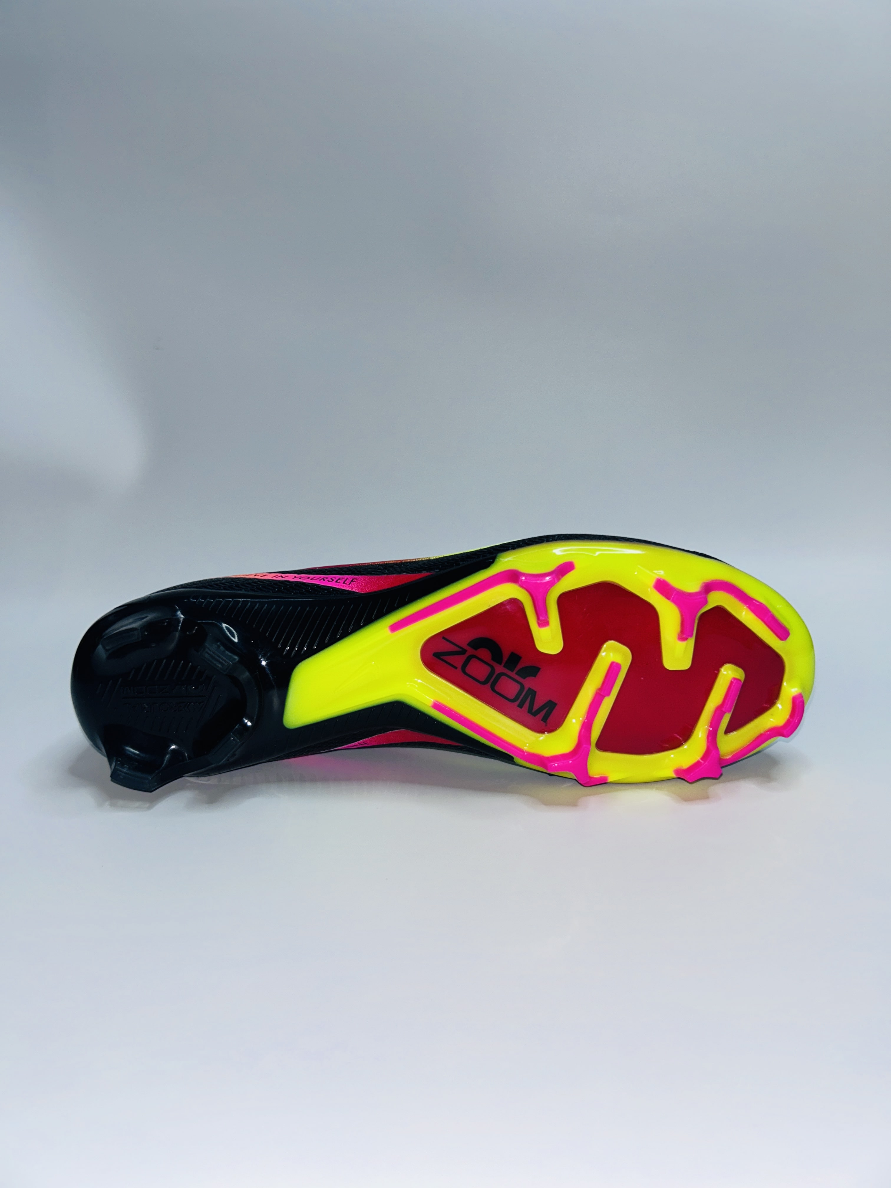 Mercurial vapor 15 Rashford black colourway