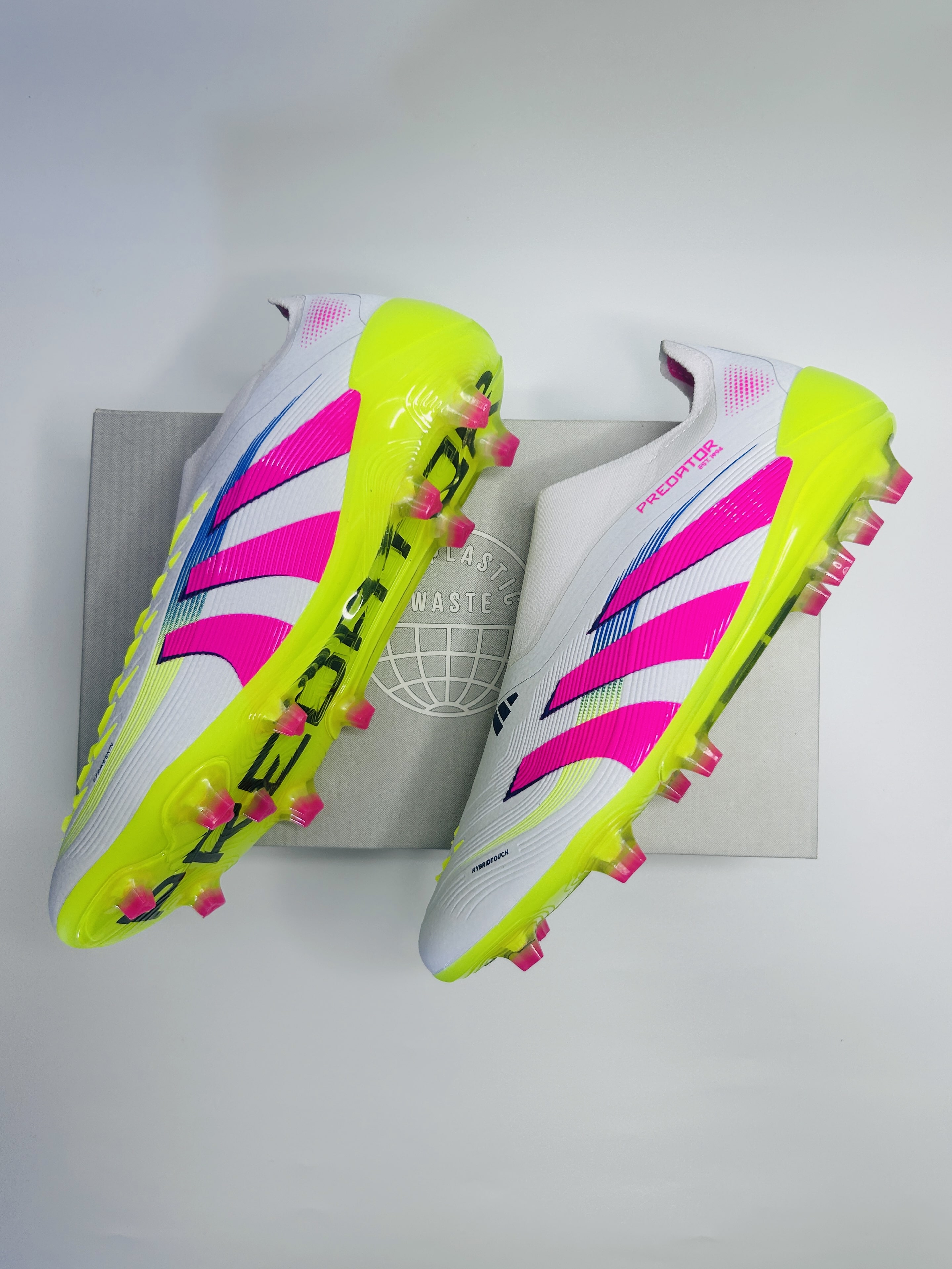 Predator 30 Elite Celestial Victory Laceless