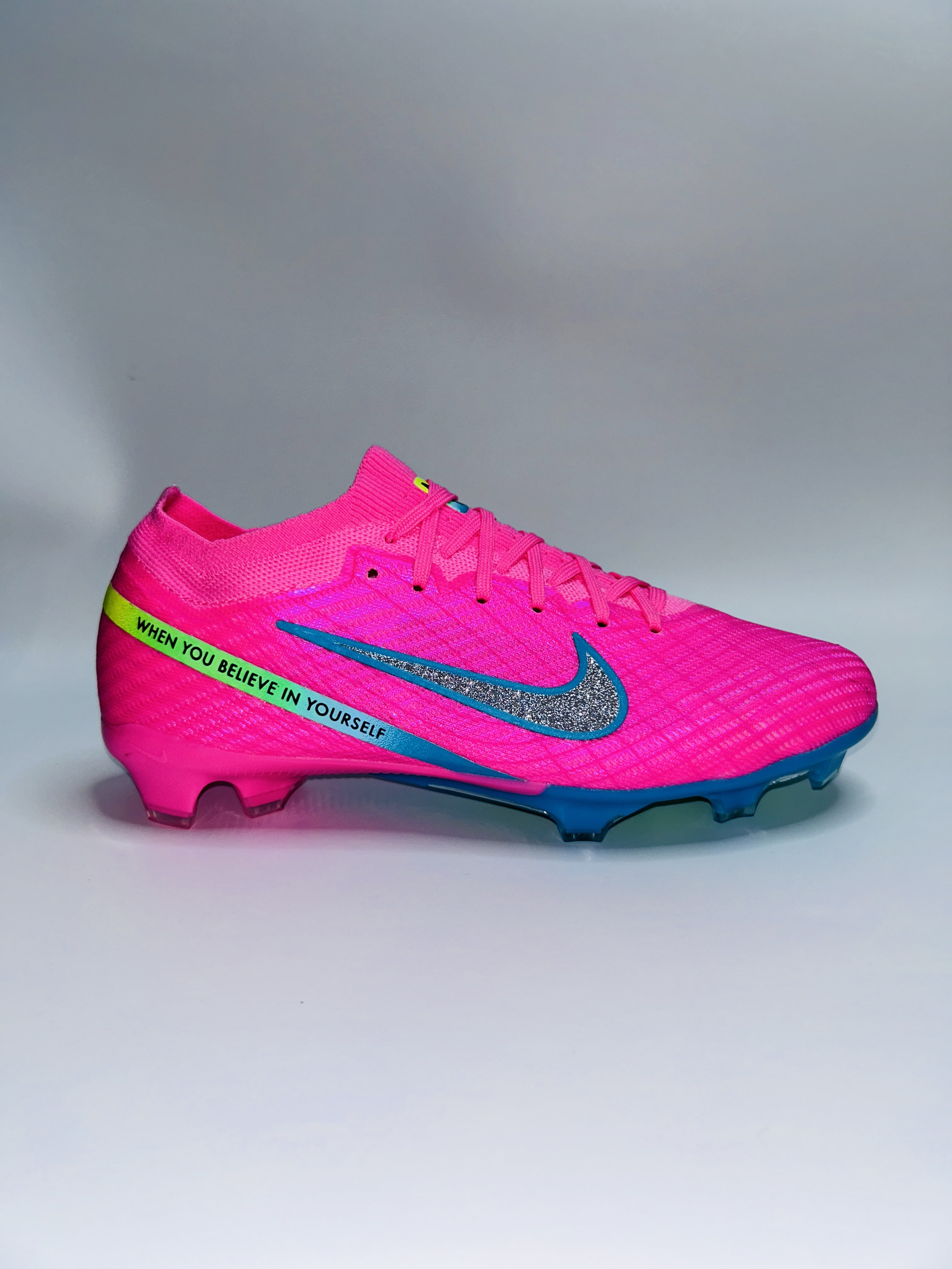 Mercurial vapor 15 Rashford Pink colourway
