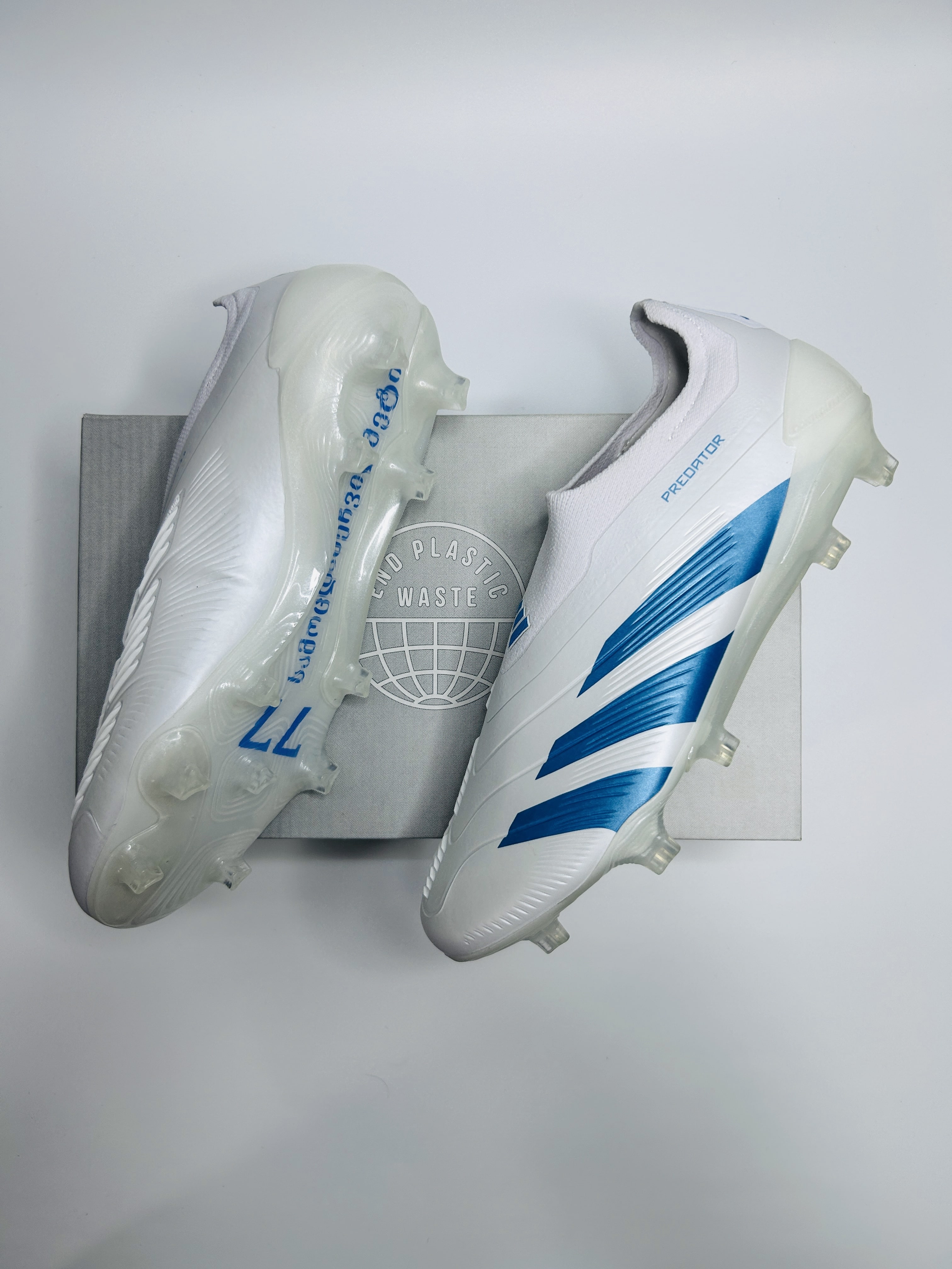 Predator 30 Whiteblue Colourway Laceless