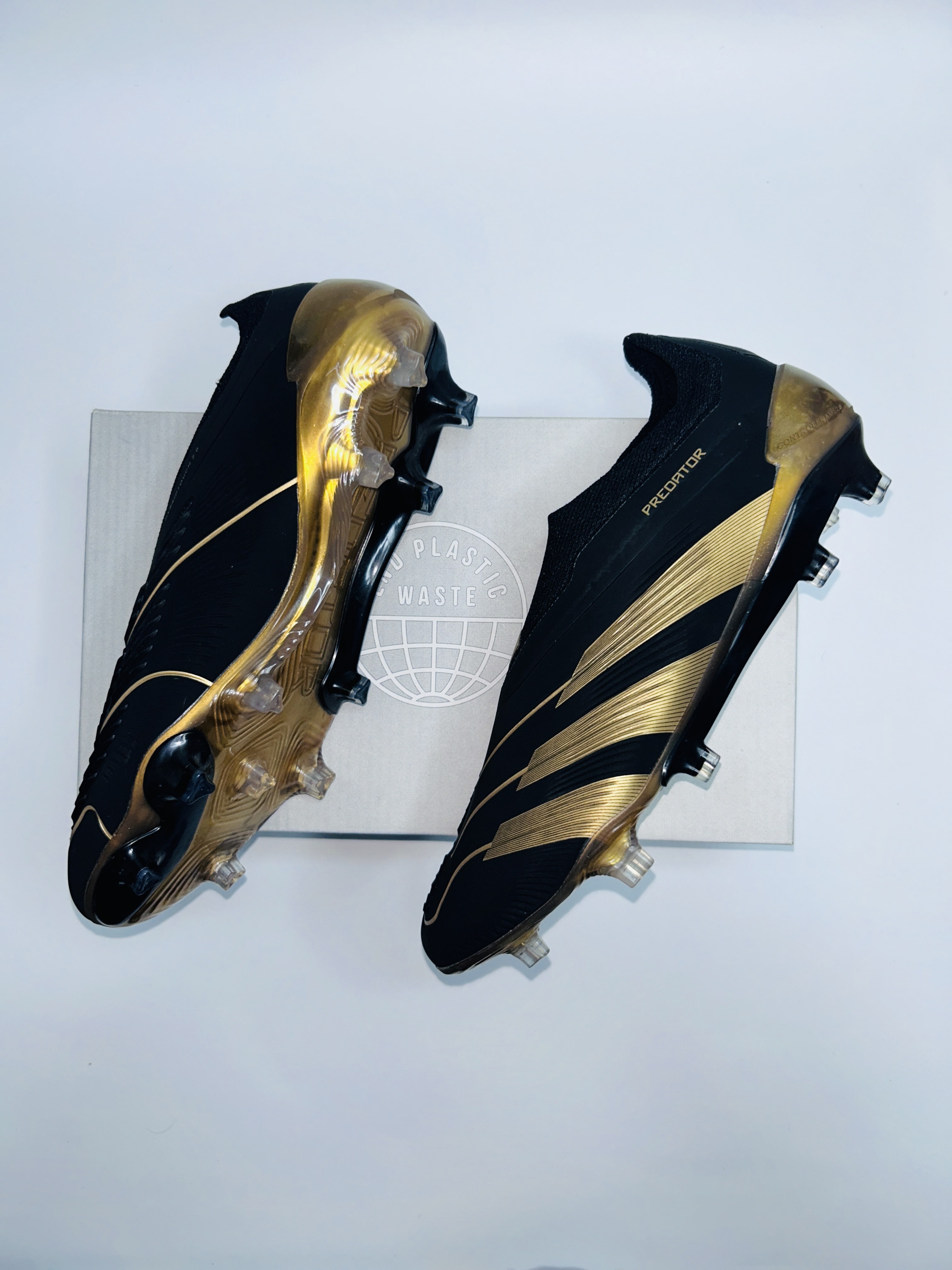 Predator 30 Belligold Laceless