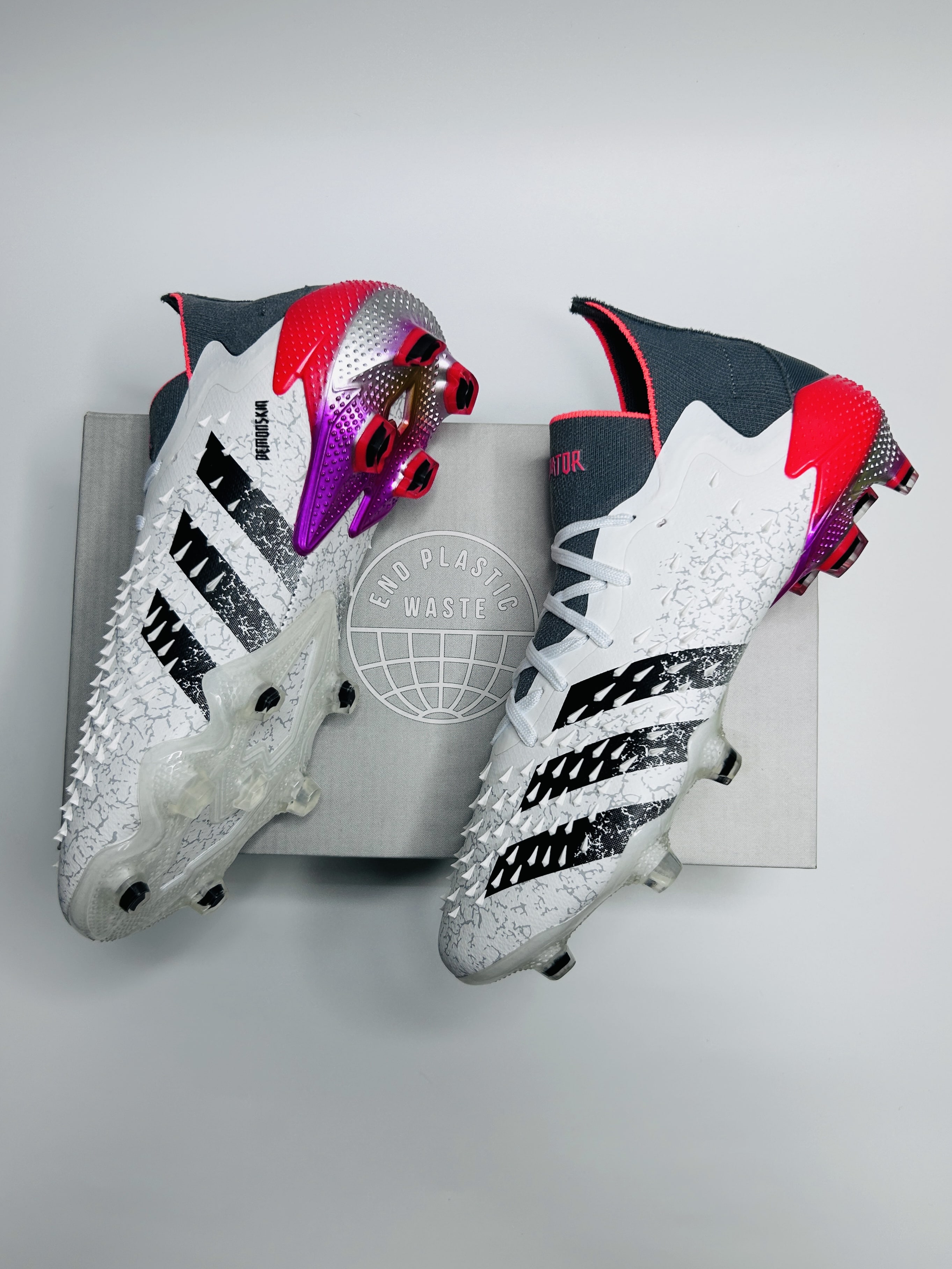 Predator Freak Metallic Silver Red