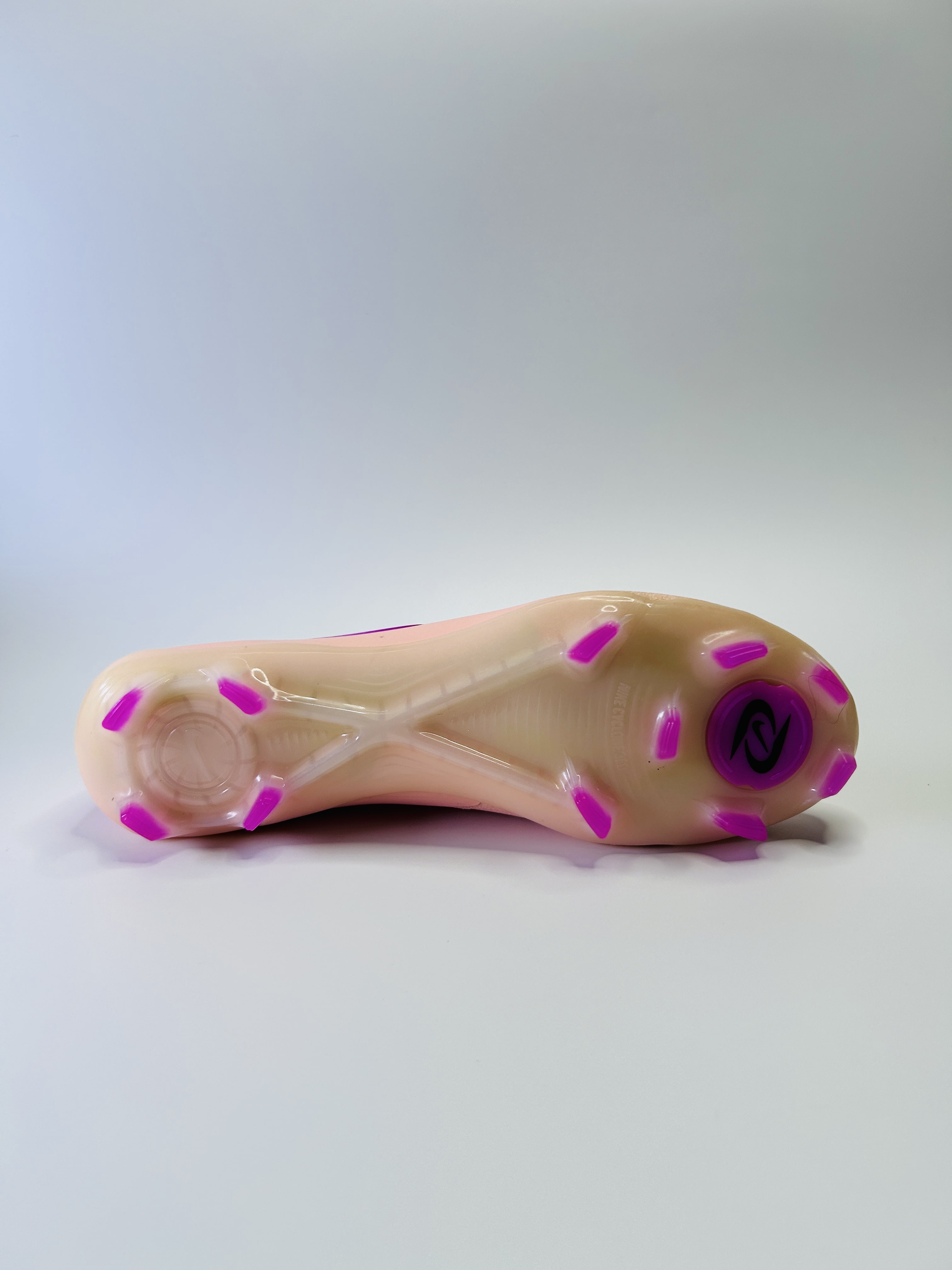 Phantom Luna Skin Colourway