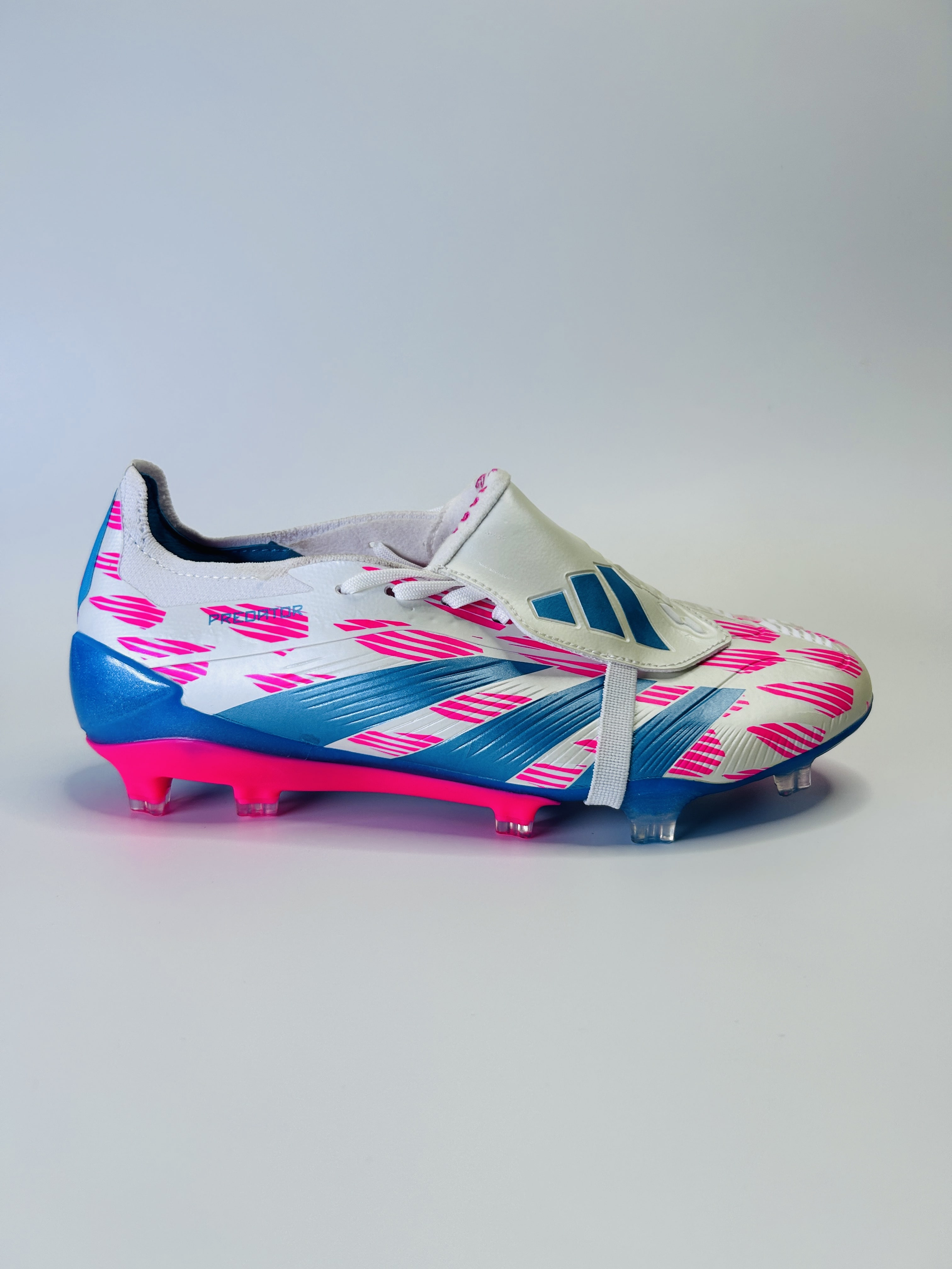 Predator 30 Bluepink Colourway