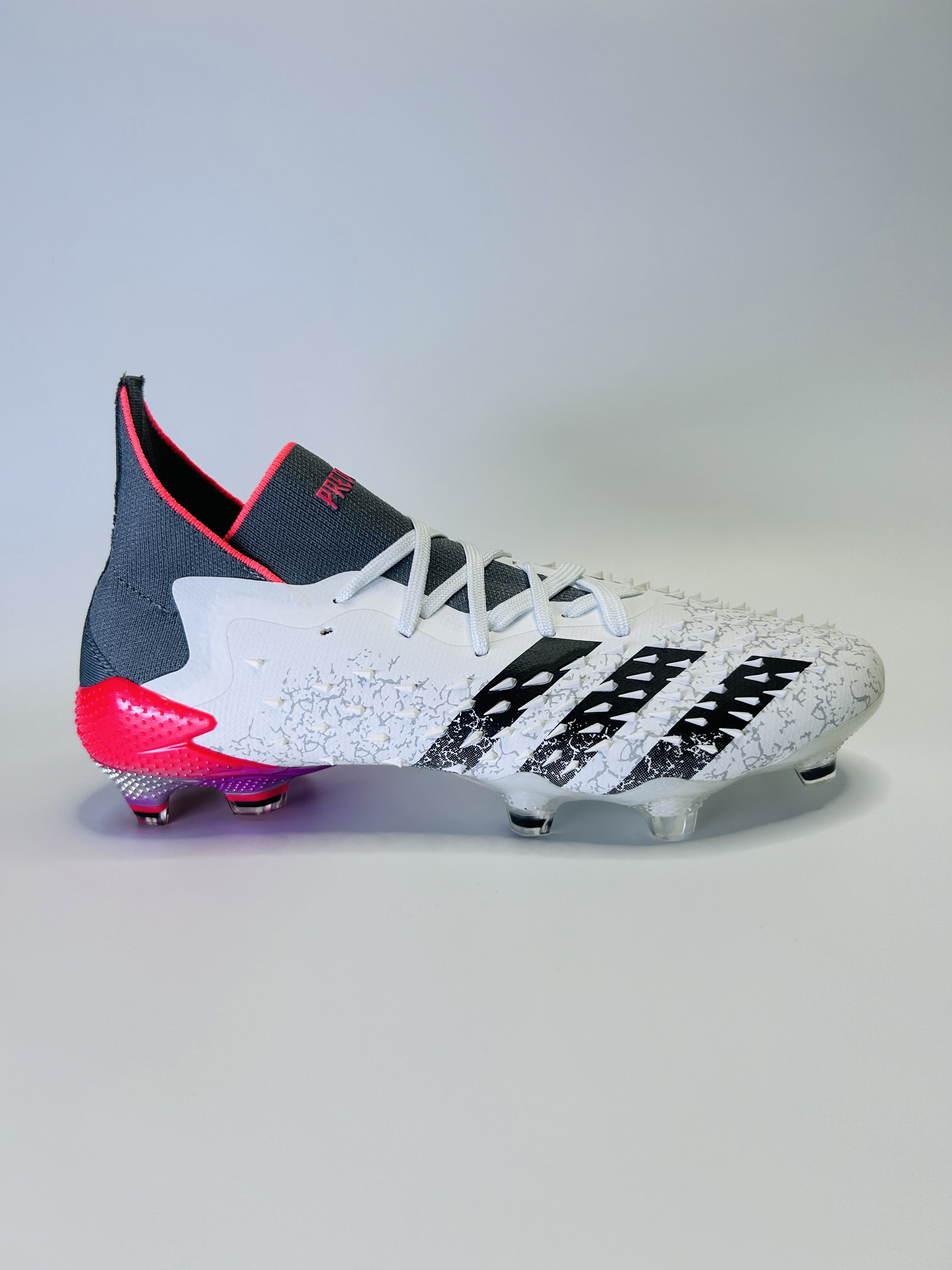 Predator Freak Metallic Silver Red