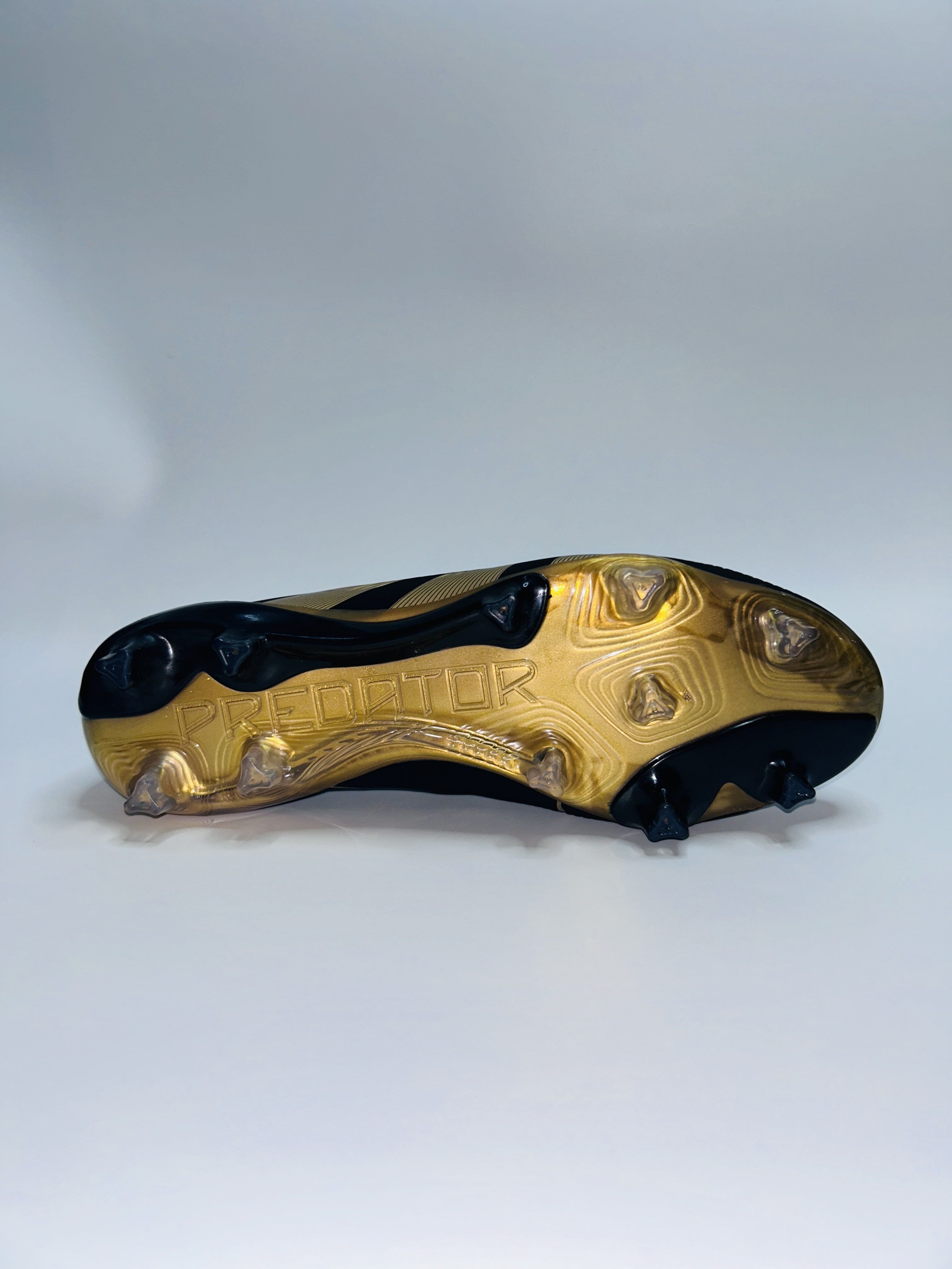 Predator 30 Belligold Laceless