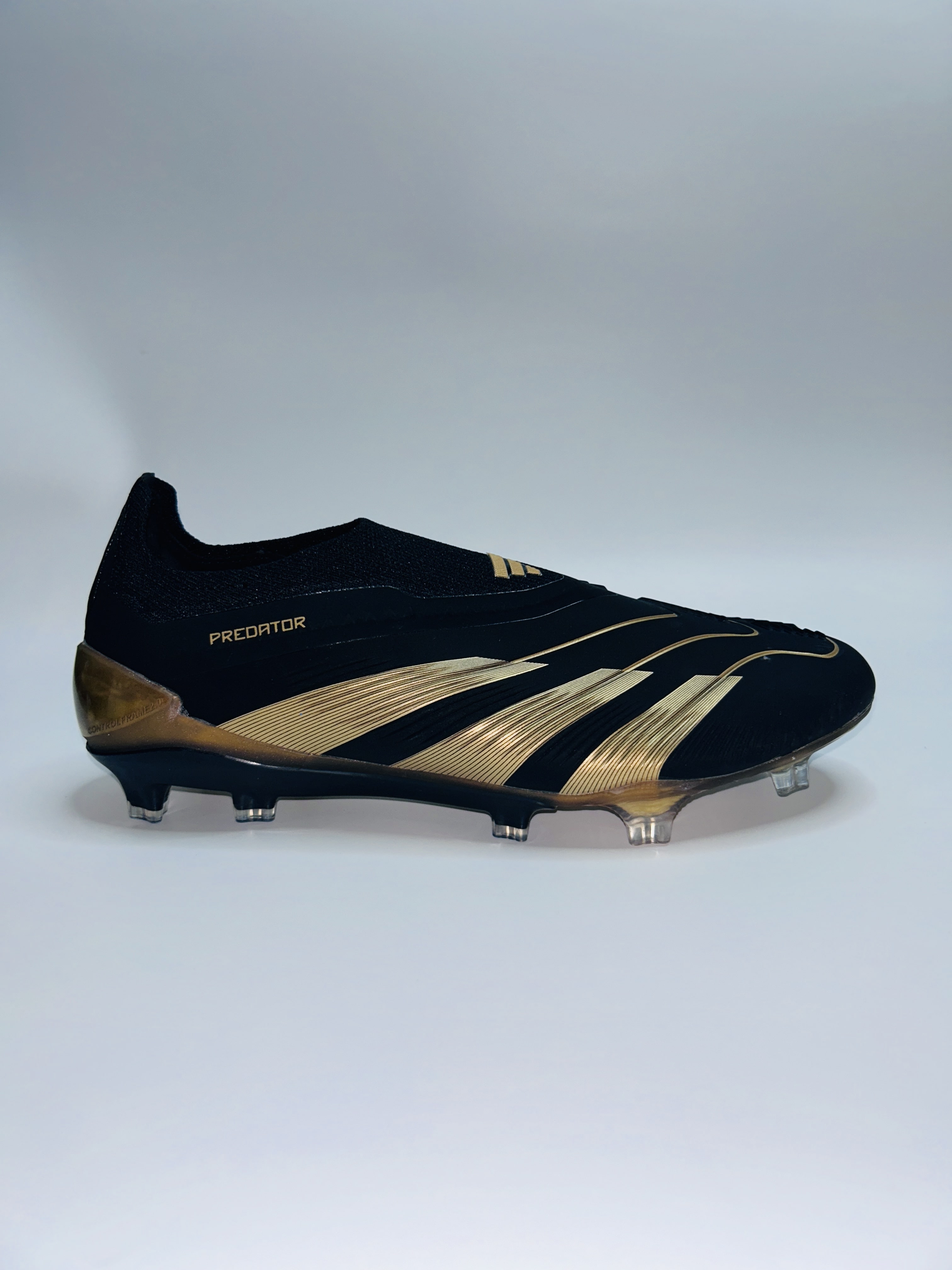 Predator 30 Belligold Laceless