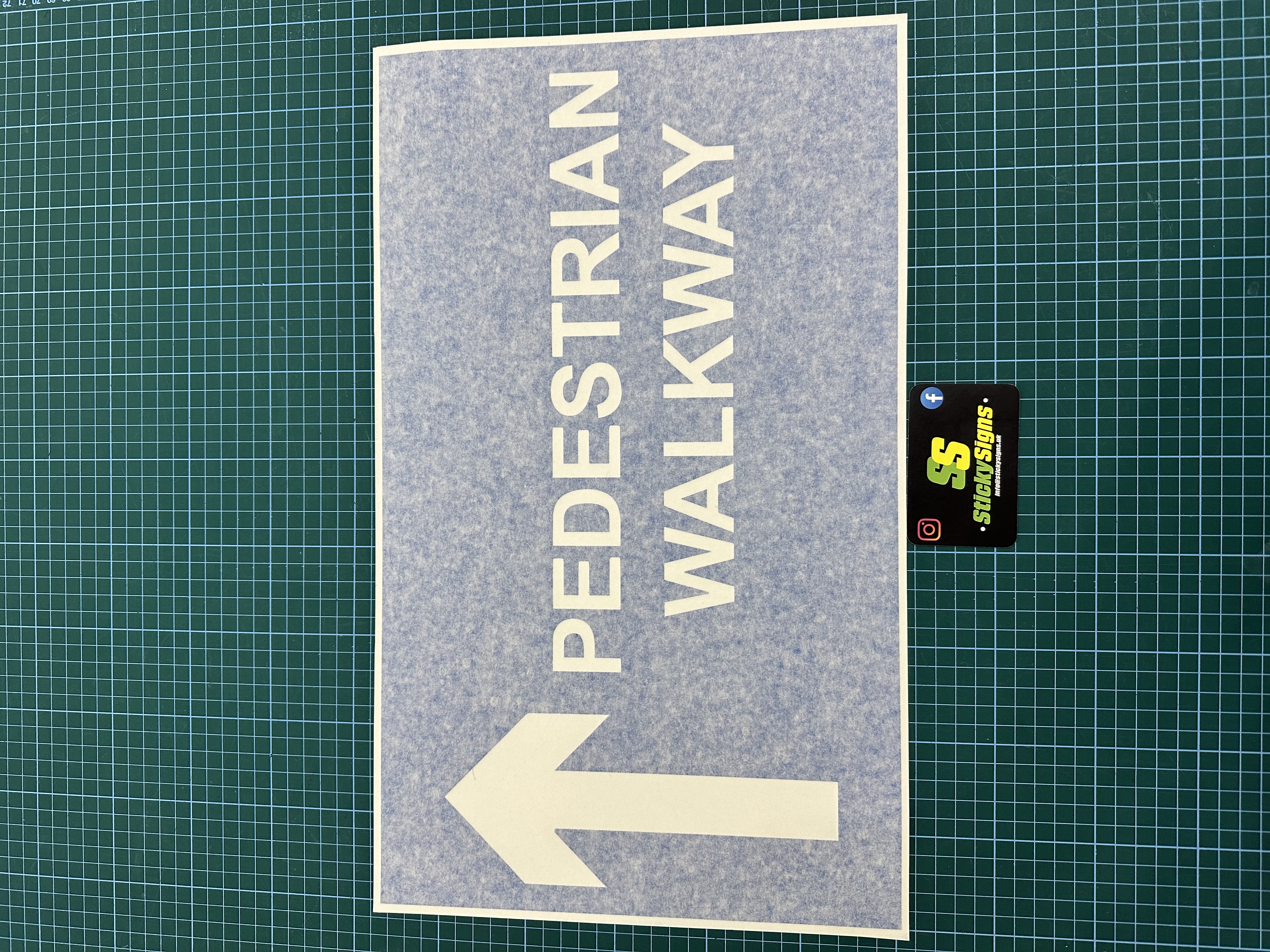 1x Pedestrian walkway sign