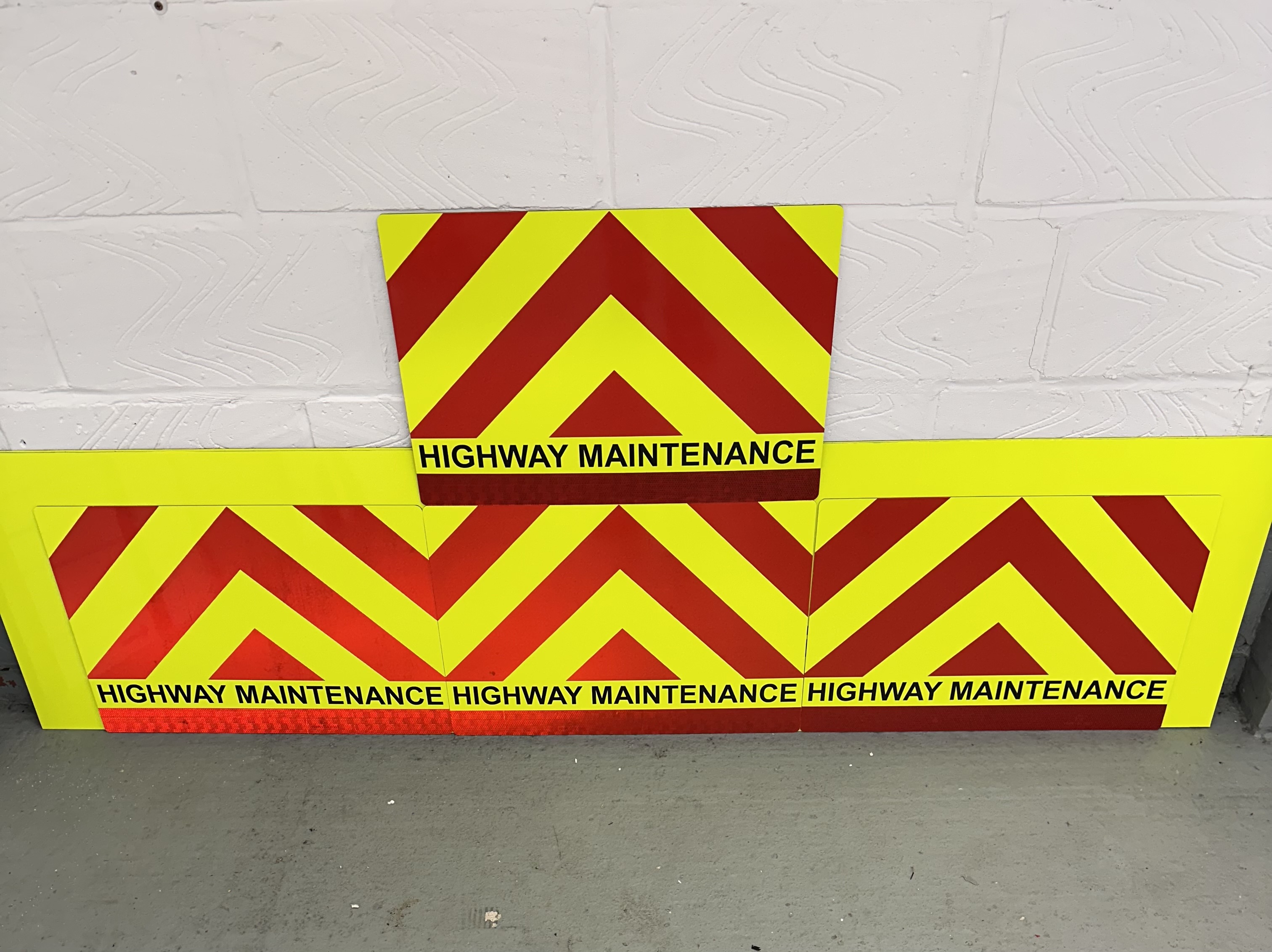 1x Reflective Highway Maintenance sign on 3mm ACP 600x400mm