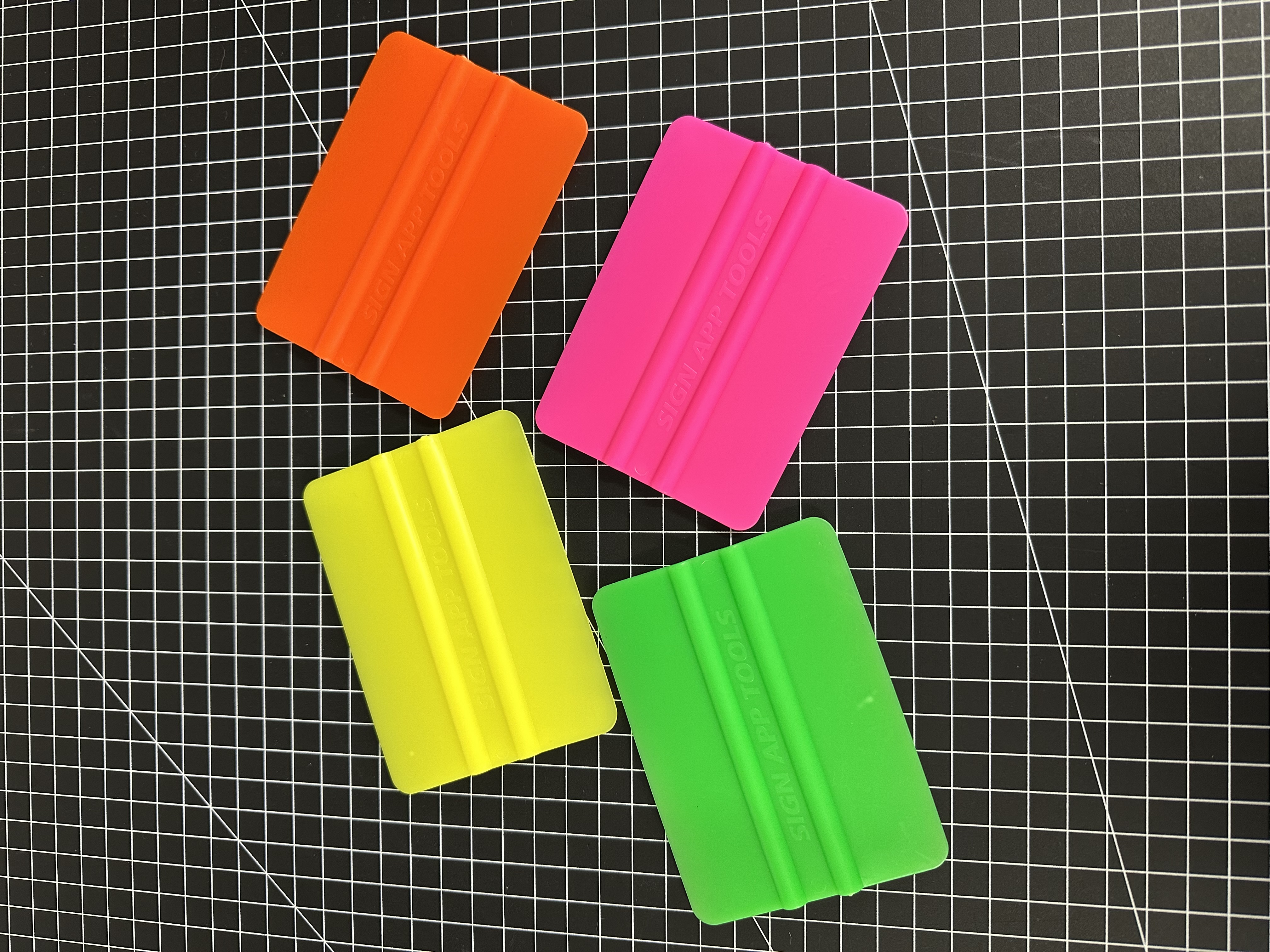 1x Plastic florescent squeegee 100mm x 75mm