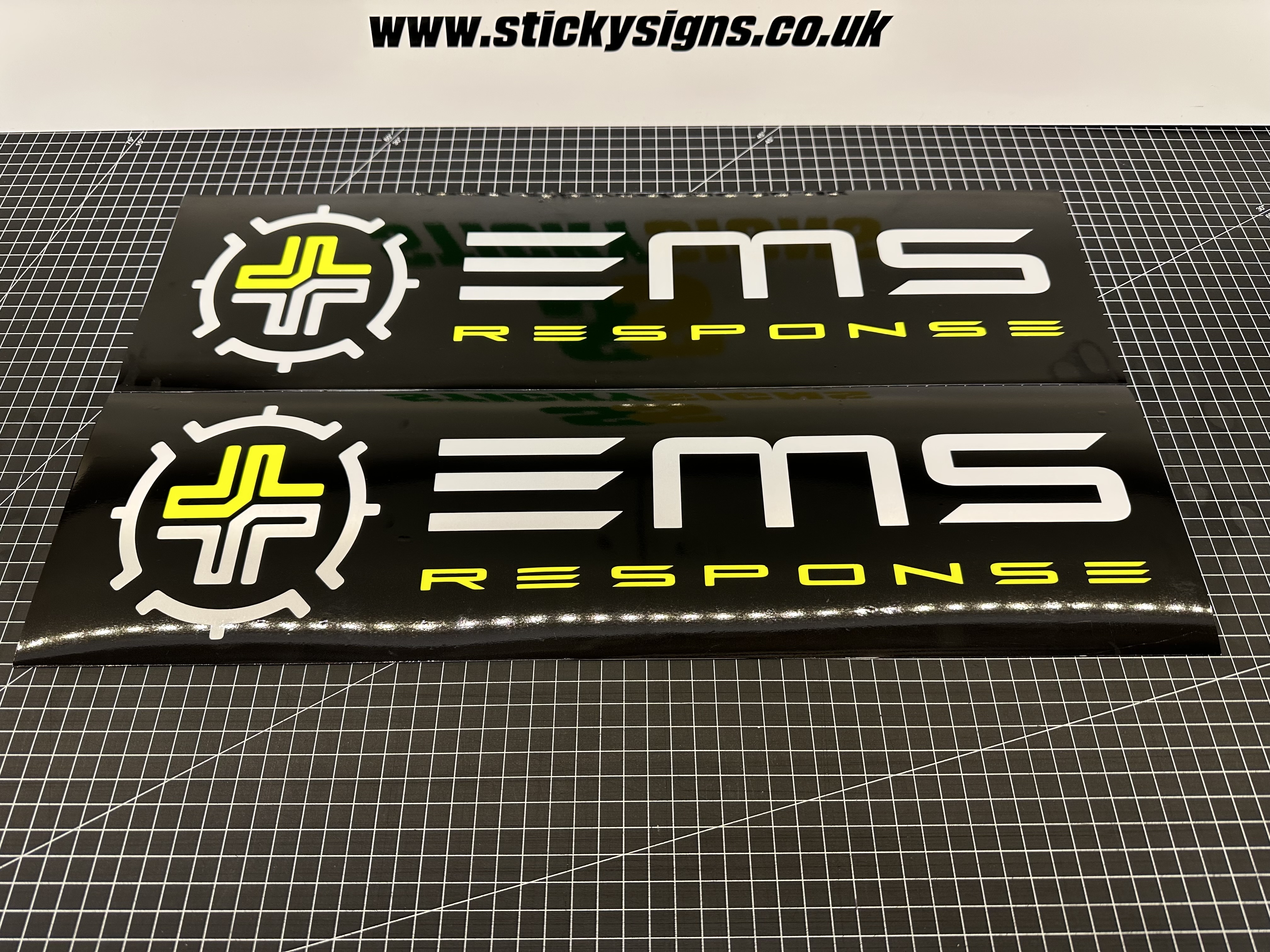 Magnetic vehicle sign (pair)