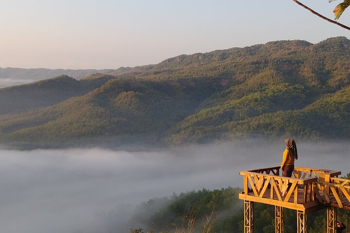 Kediwung Sunrise and Jomblang Cave Day Tour